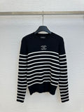 Vertical stripe knitted round neck long sleeves
