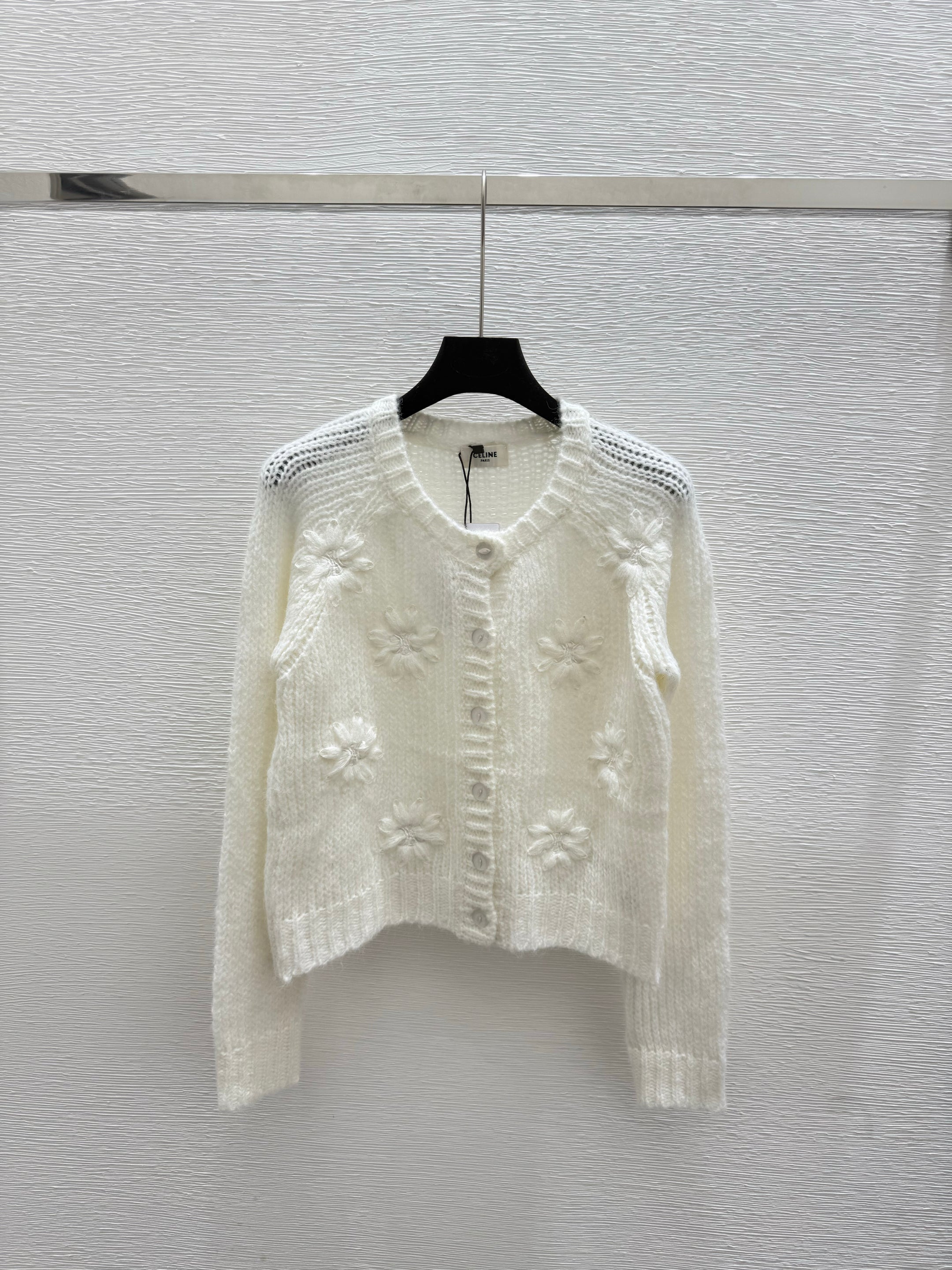 New Early Autumn 3D Floral Letter Embroidery Knitted Long Sleeve Cardigan