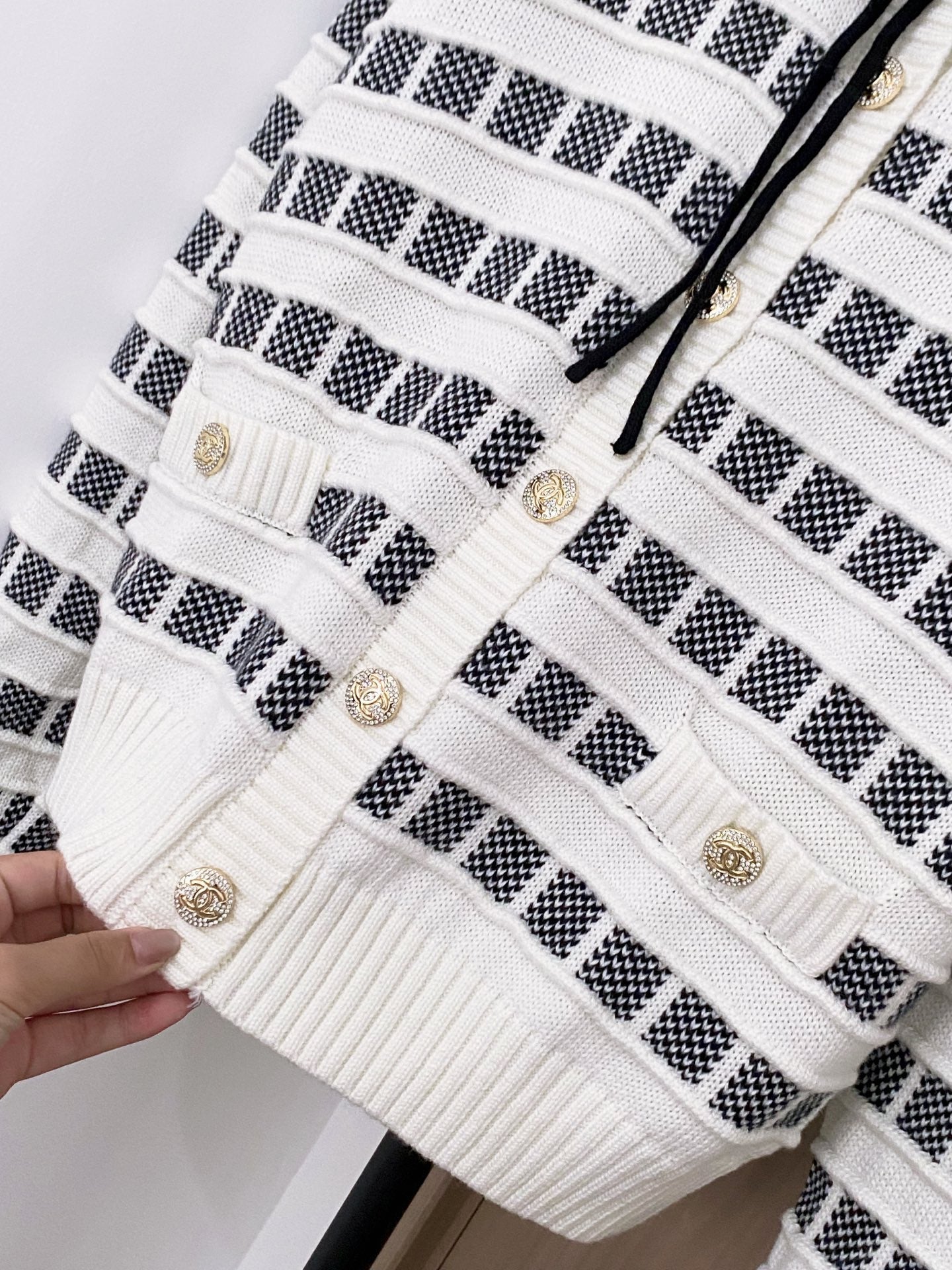 New two-tone cardigan