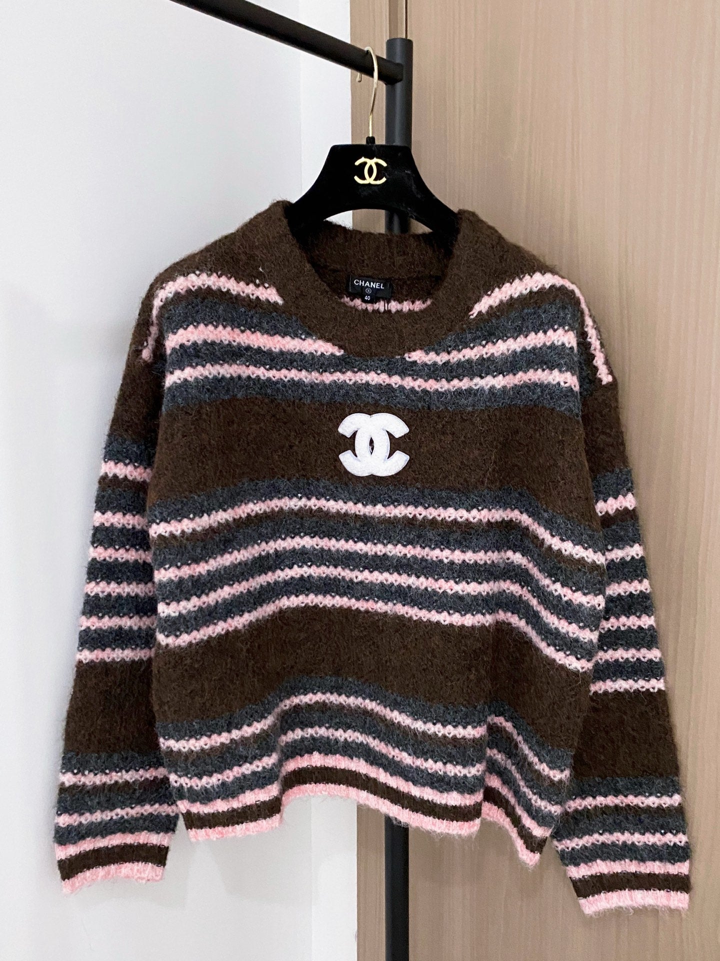 New two-tone long-sleeved sweater