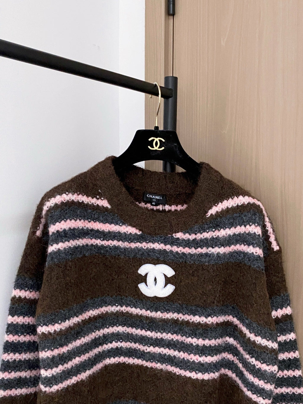 New two-tone long-sleeved sweater