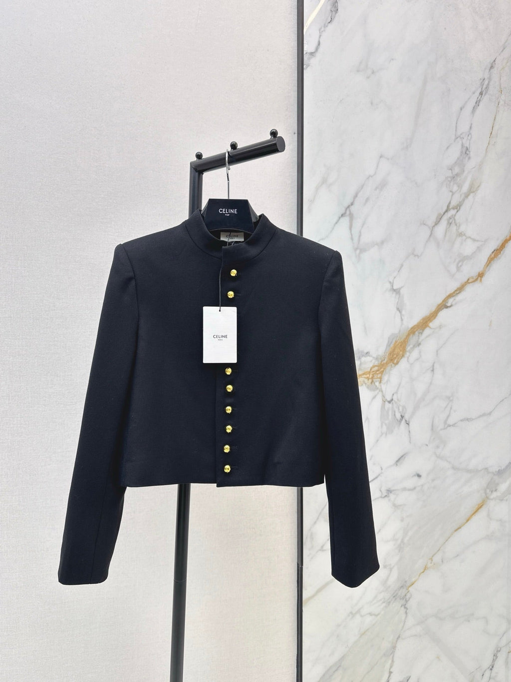 Latest Autumn/Winter Black and Gold Series Jacket with Gold Buckle Decoration