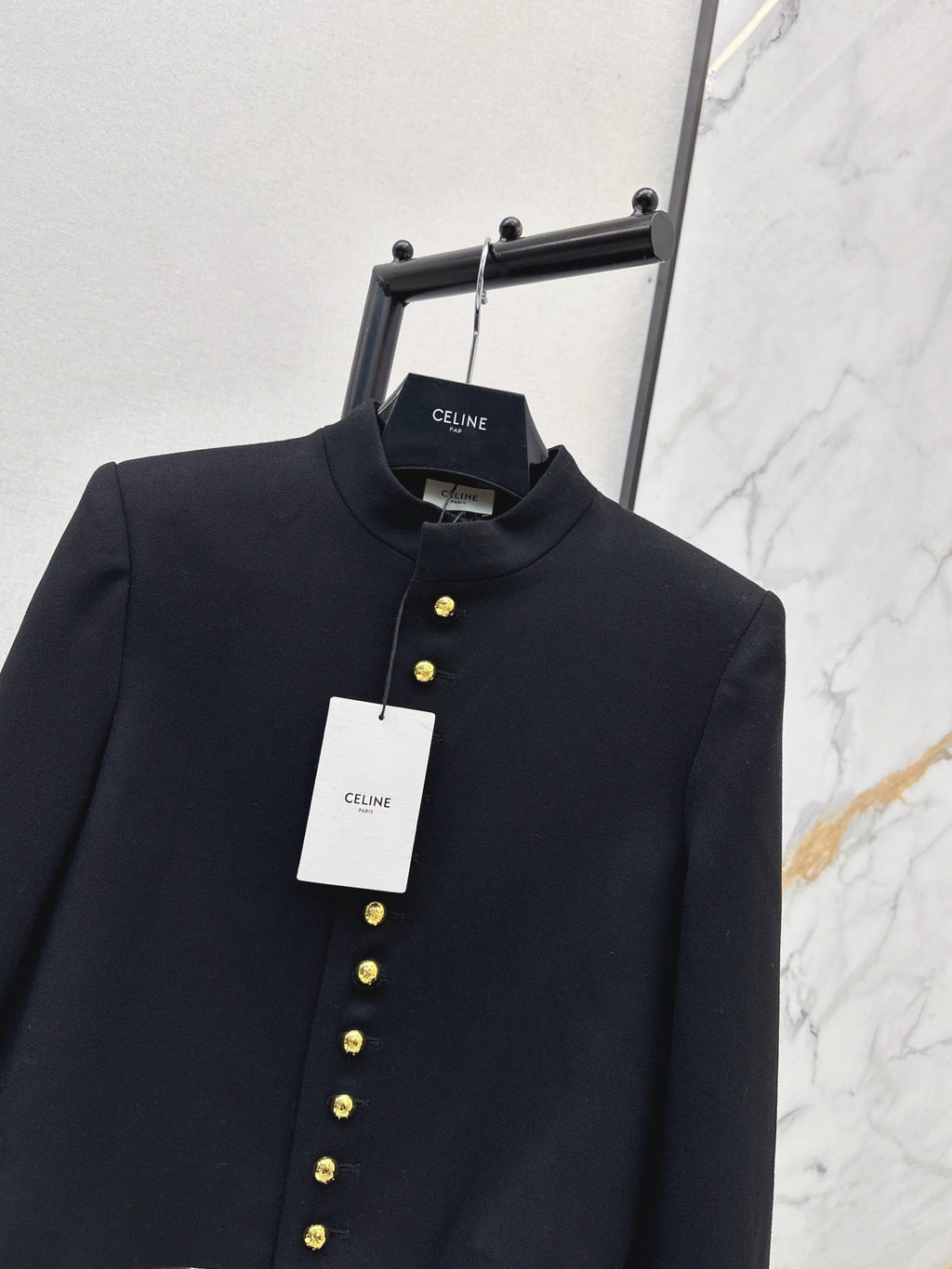 Latest Autumn/Winter Black and Gold Series Jacket with Gold Buckle Decoration
