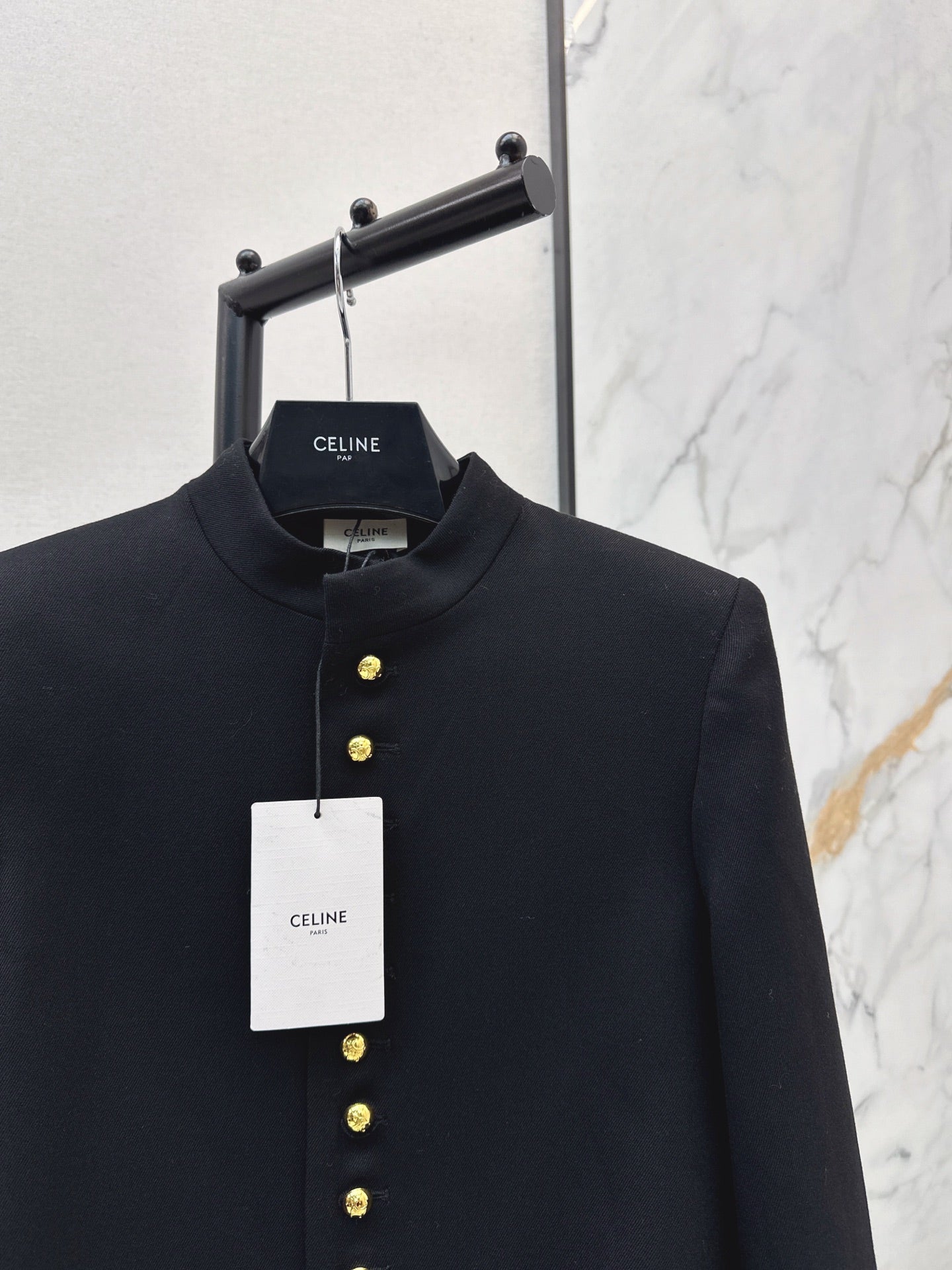 Latest Autumn/Winter Black and Gold Series Jacket with Gold Buckle Decoration