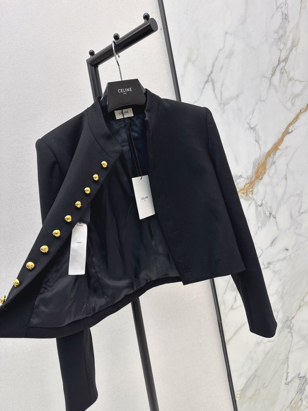 Latest Autumn/Winter Black and Gold Series Jacket with Gold Buckle Decoration
