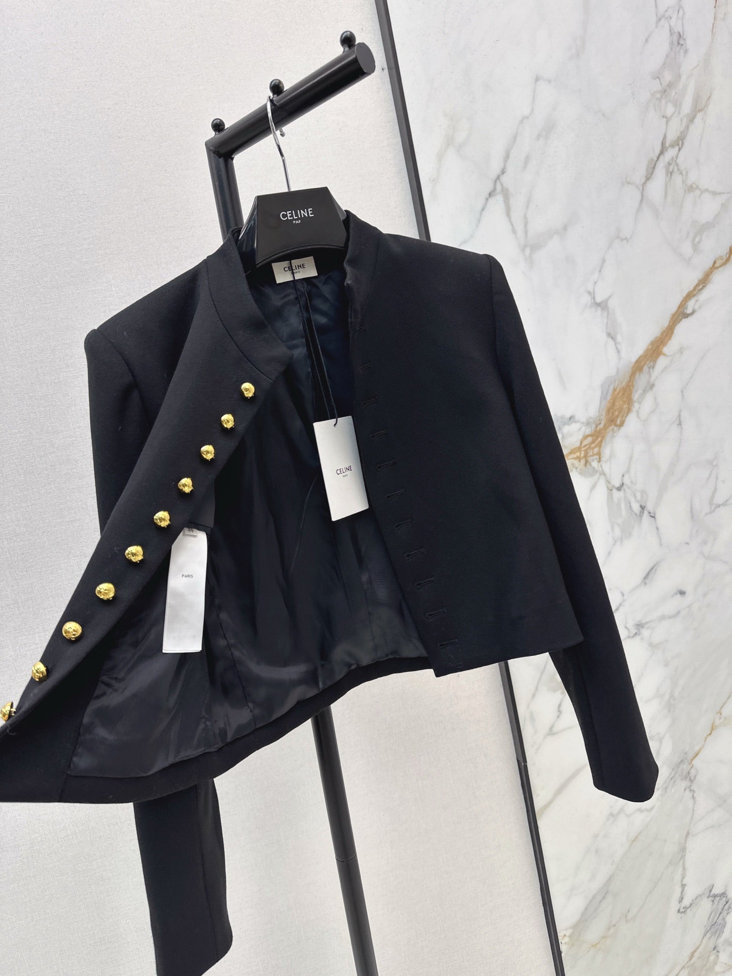 Latest Autumn/Winter Black and Gold Series Jacket with Gold Buckle Decoration