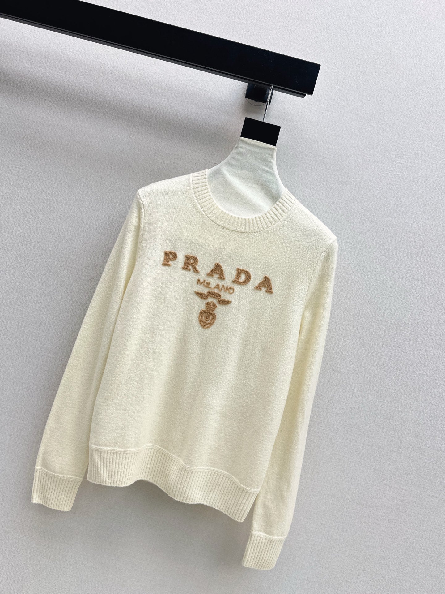 Latest Autumn/Winter Simple Pullover Crew Neck Sweater
