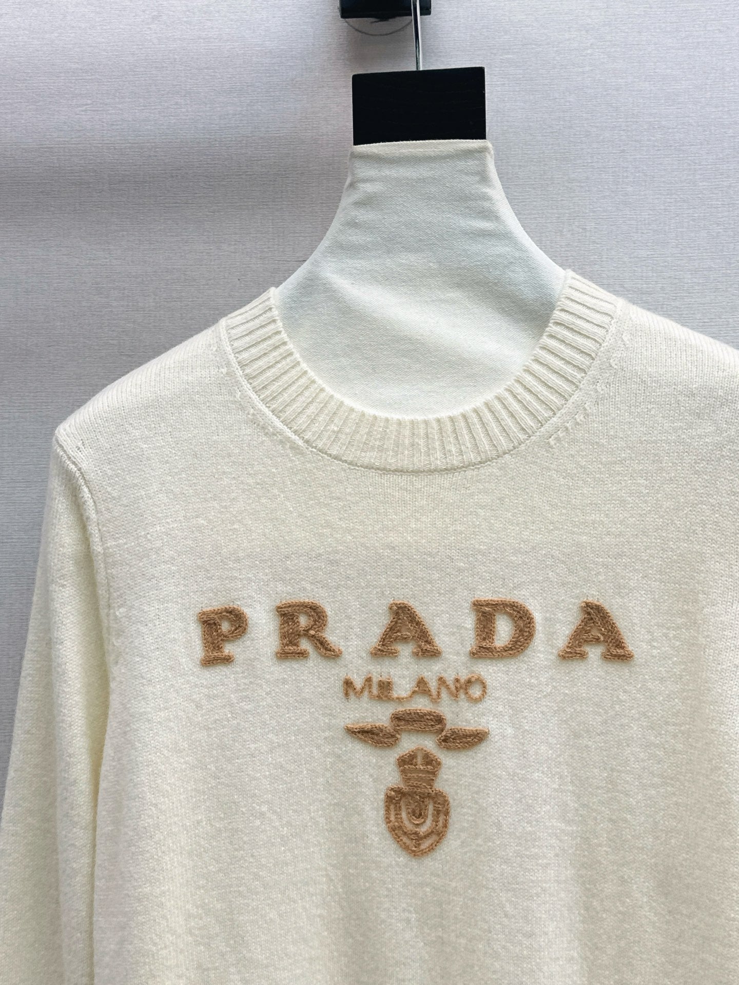 Latest Autumn/Winter Simple Pullover Crew Neck Sweater