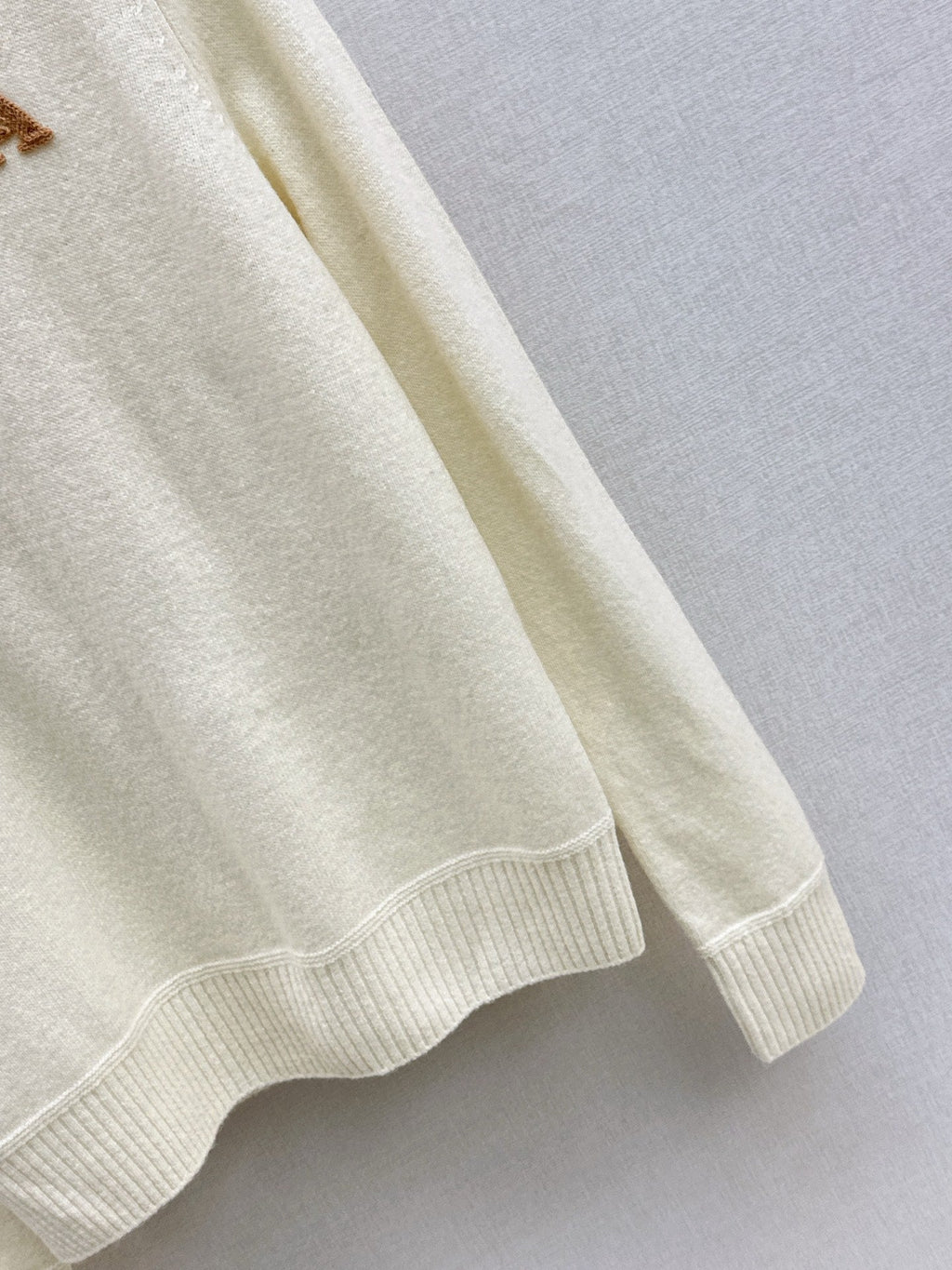 Latest Autumn/Winter Simple Pullover Crew Neck Sweater