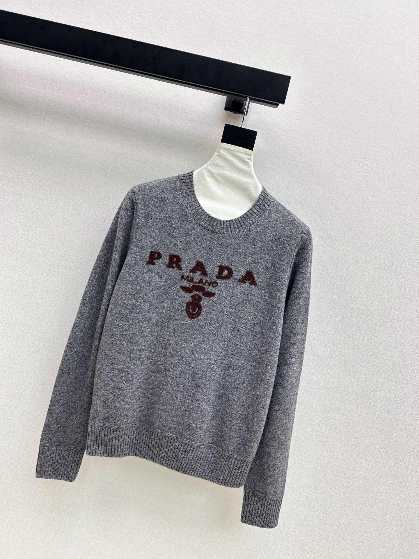 Latest Autumn/Winter Simple Pullover Crew Neck Sweater