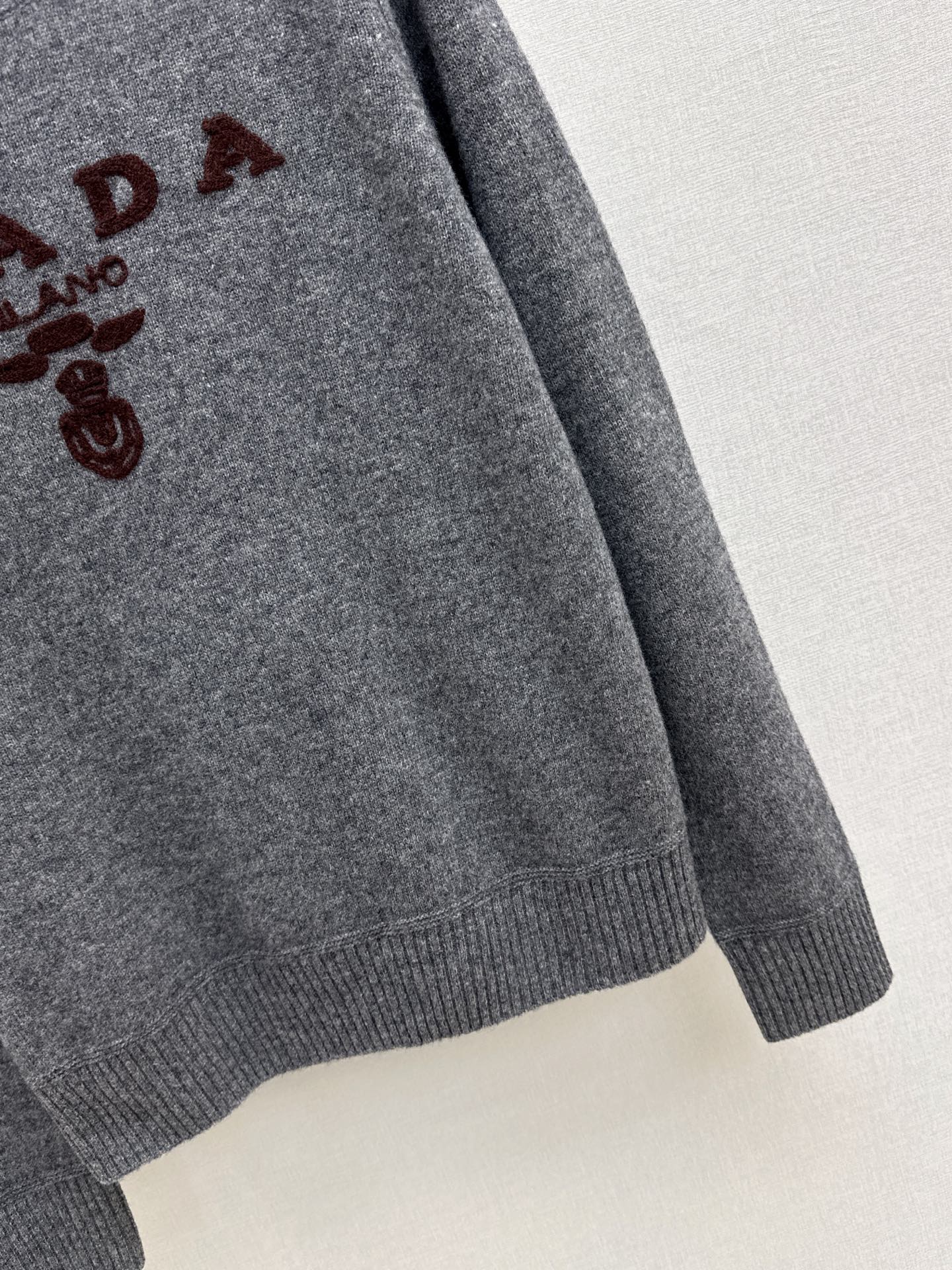 Latest Autumn/Winter Simple Pullover Crew Neck Sweater