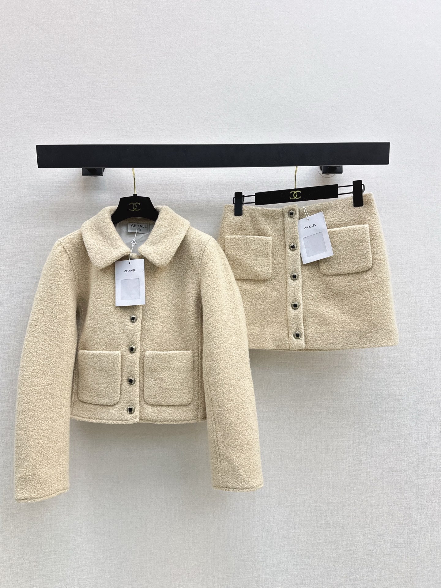 Latest Autumn/Winter Elegant Suits