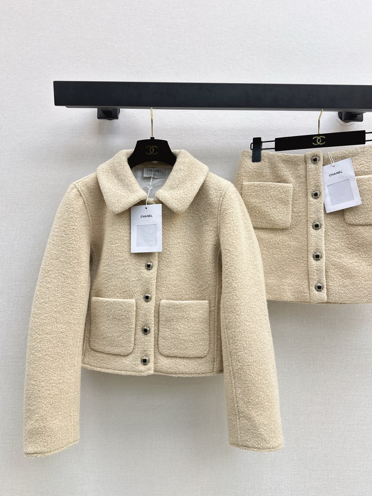 Latest Autumn/Winter Elegant Suits