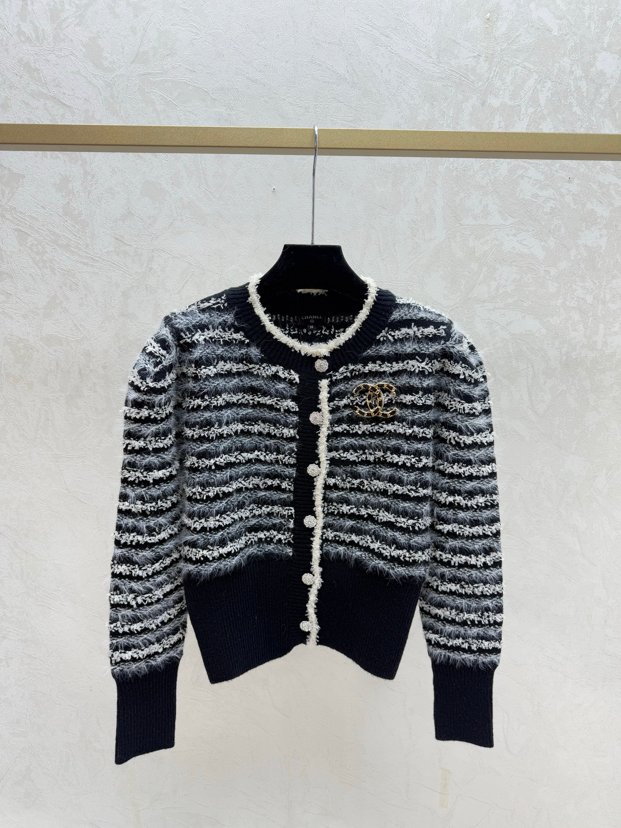 Color-blocked striped jacquard crew neck knit long-sleeved cardigan