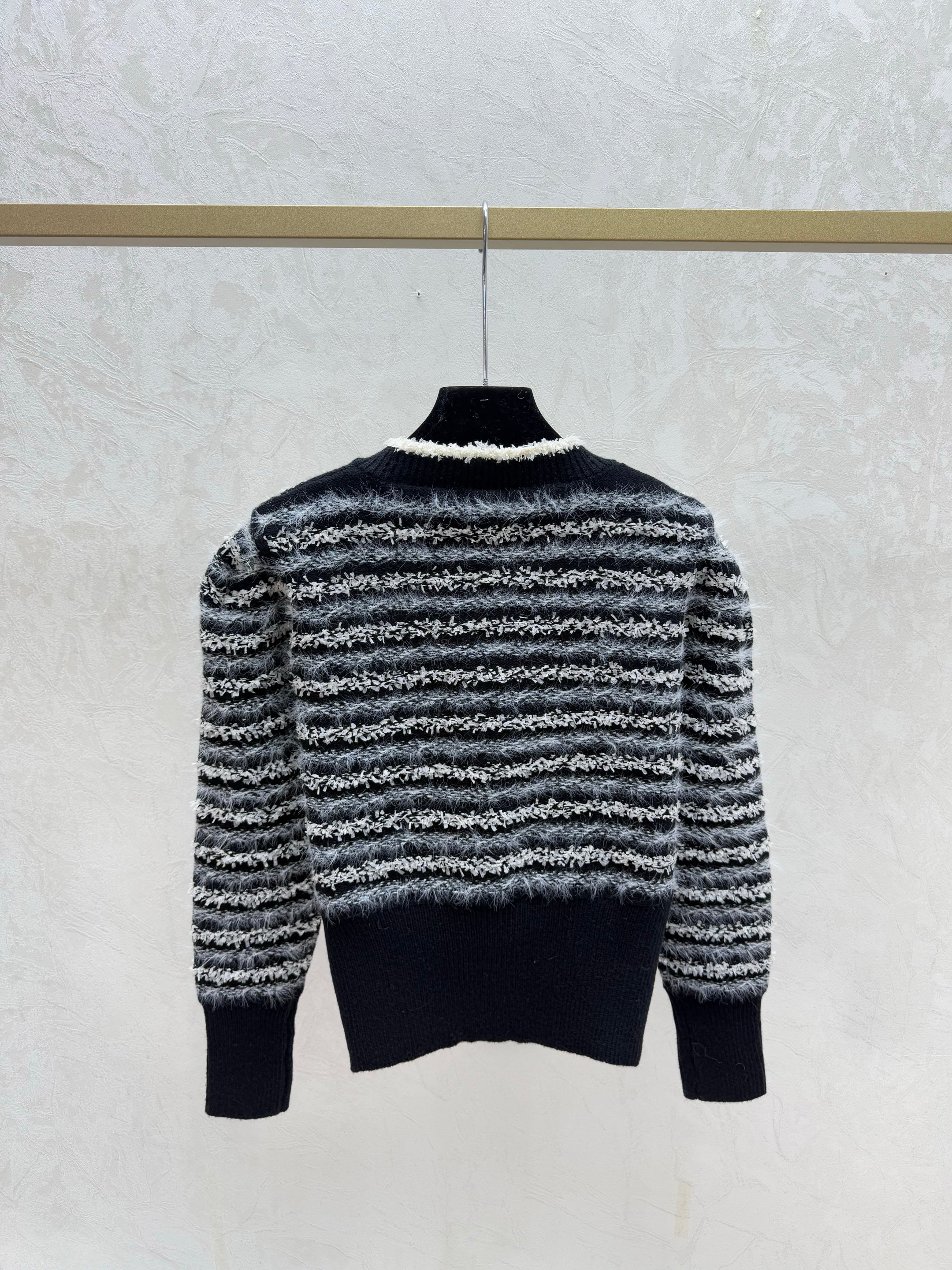Color-blocked striped jacquard crew neck knit long-sleeved cardigan