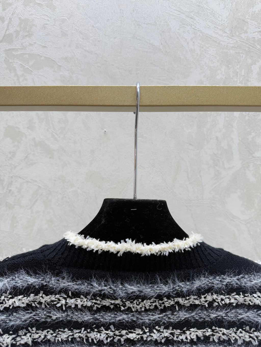 Color-blocked striped jacquard crew neck knit long-sleeved cardigan