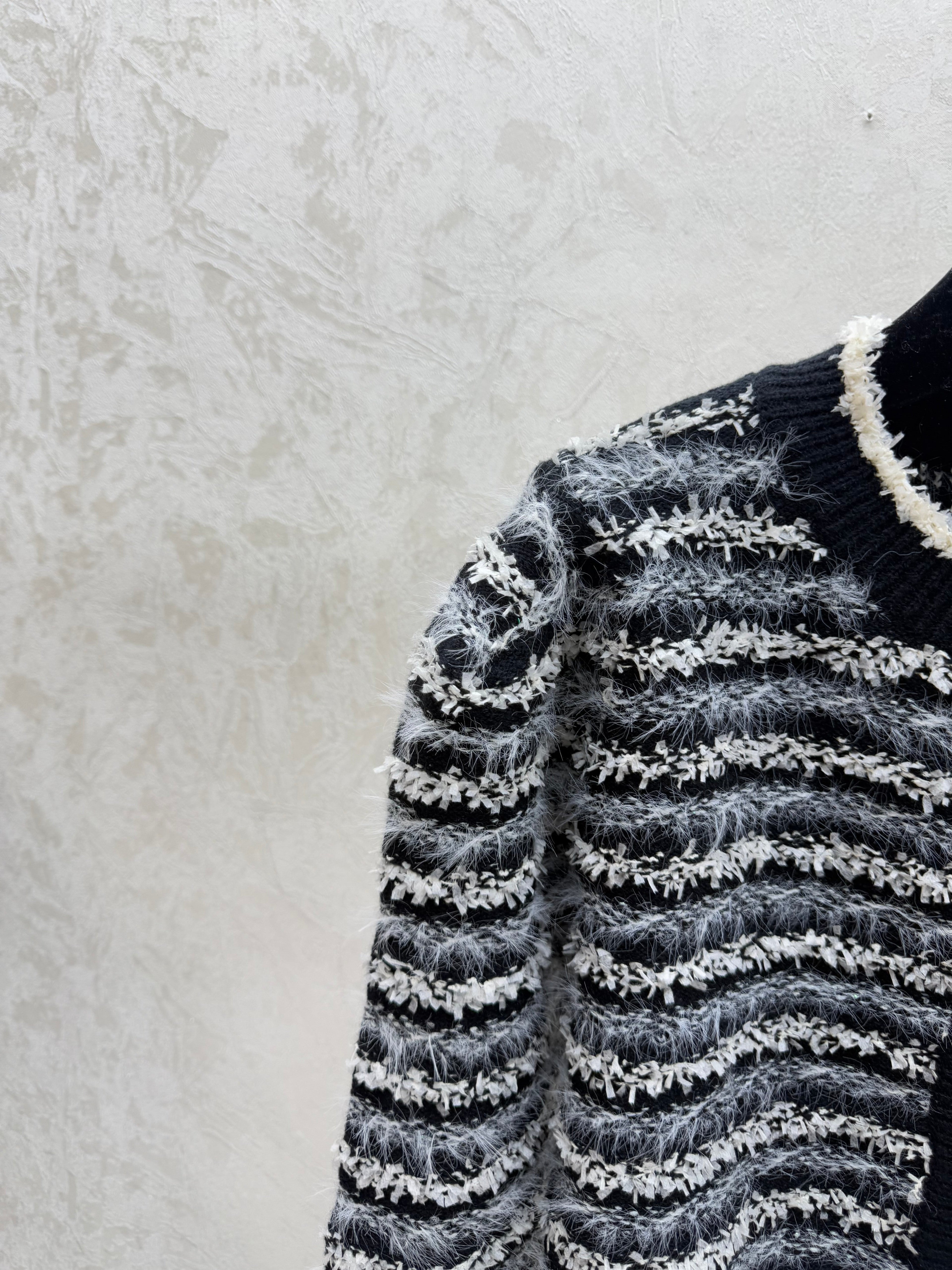 Color-blocked striped jacquard crew neck knit long-sleeved cardigan