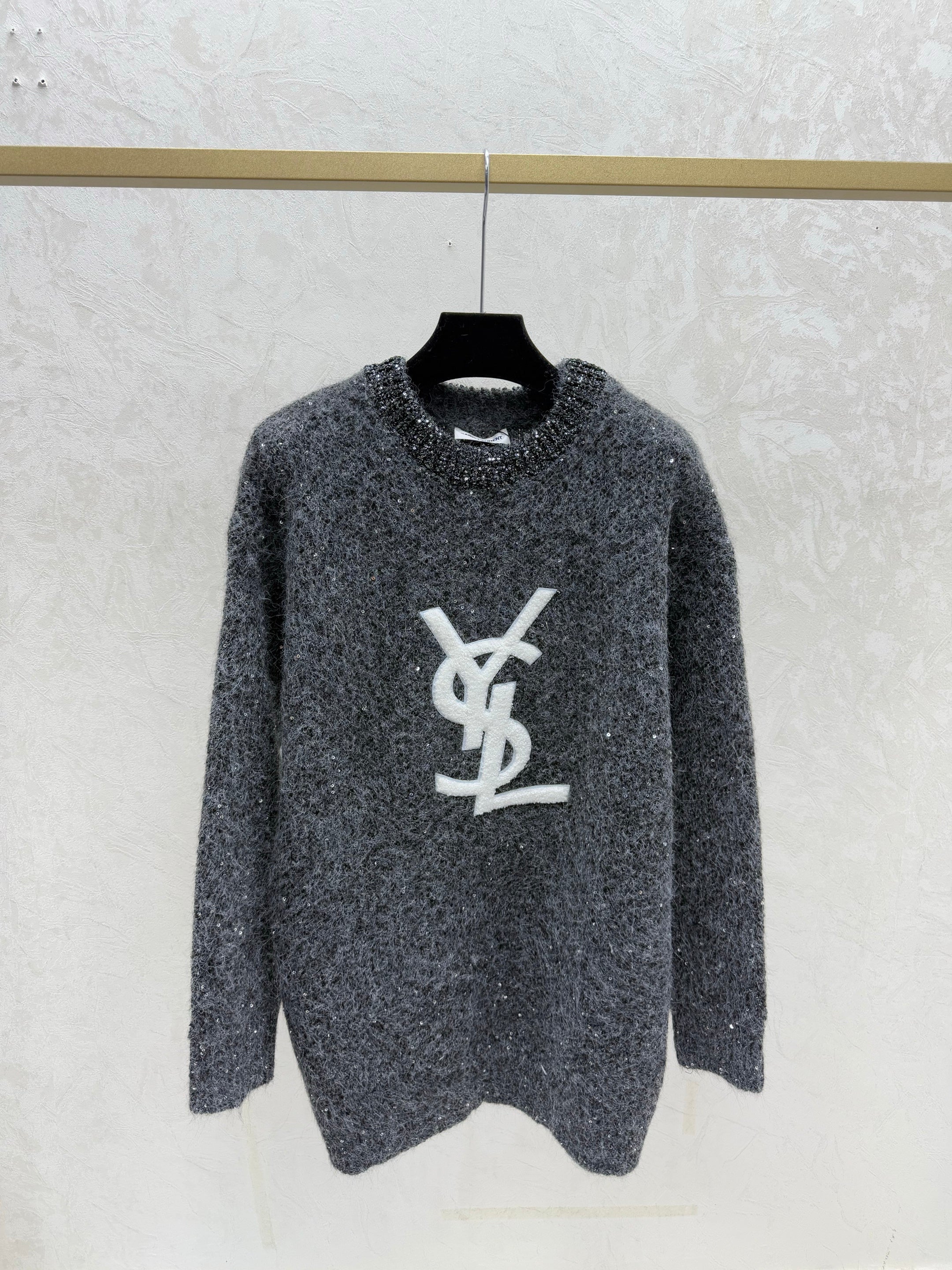 Solid color sequined round neck knit long sleeve