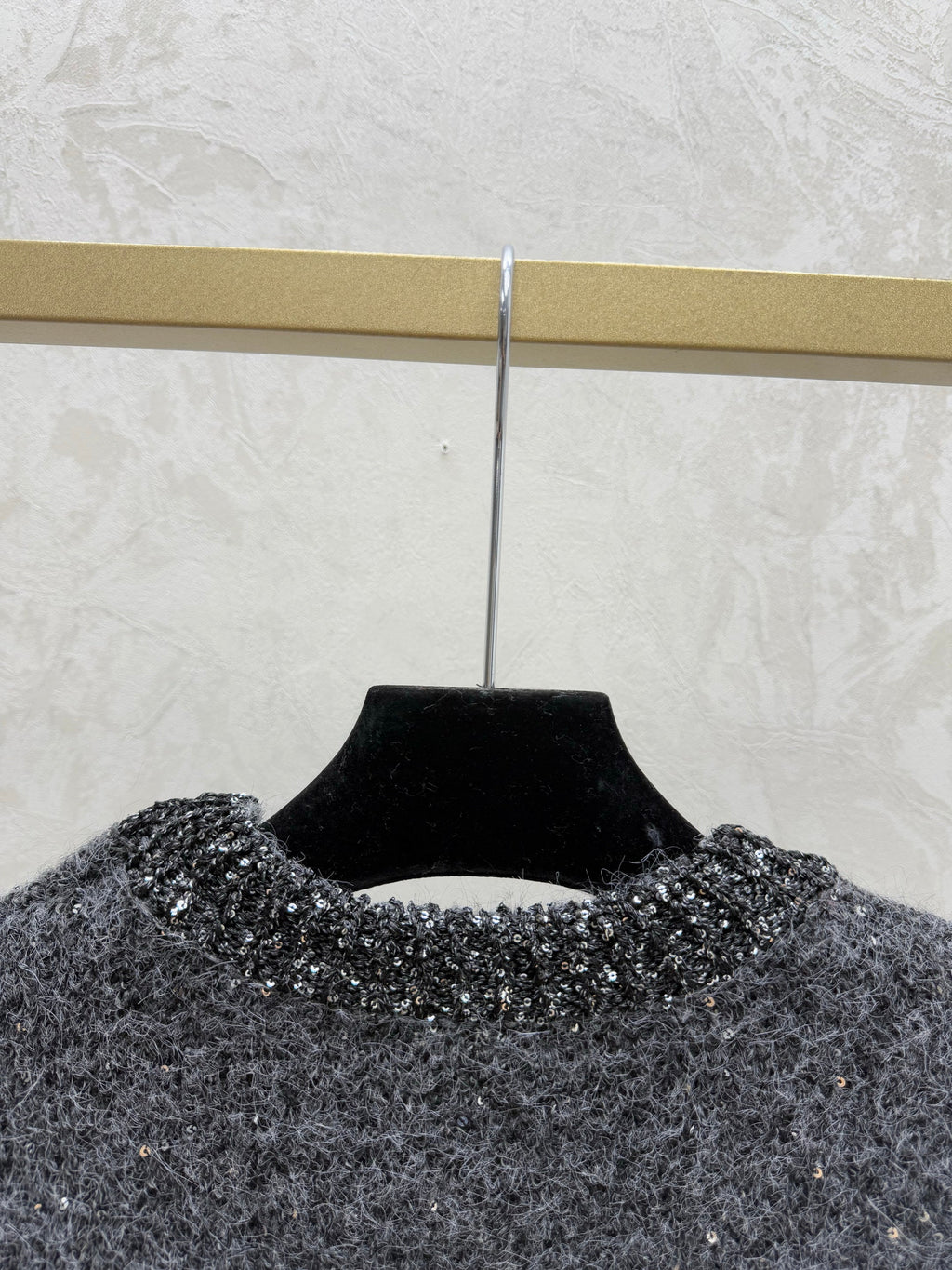 Solid color sequined round neck knit long sleeve