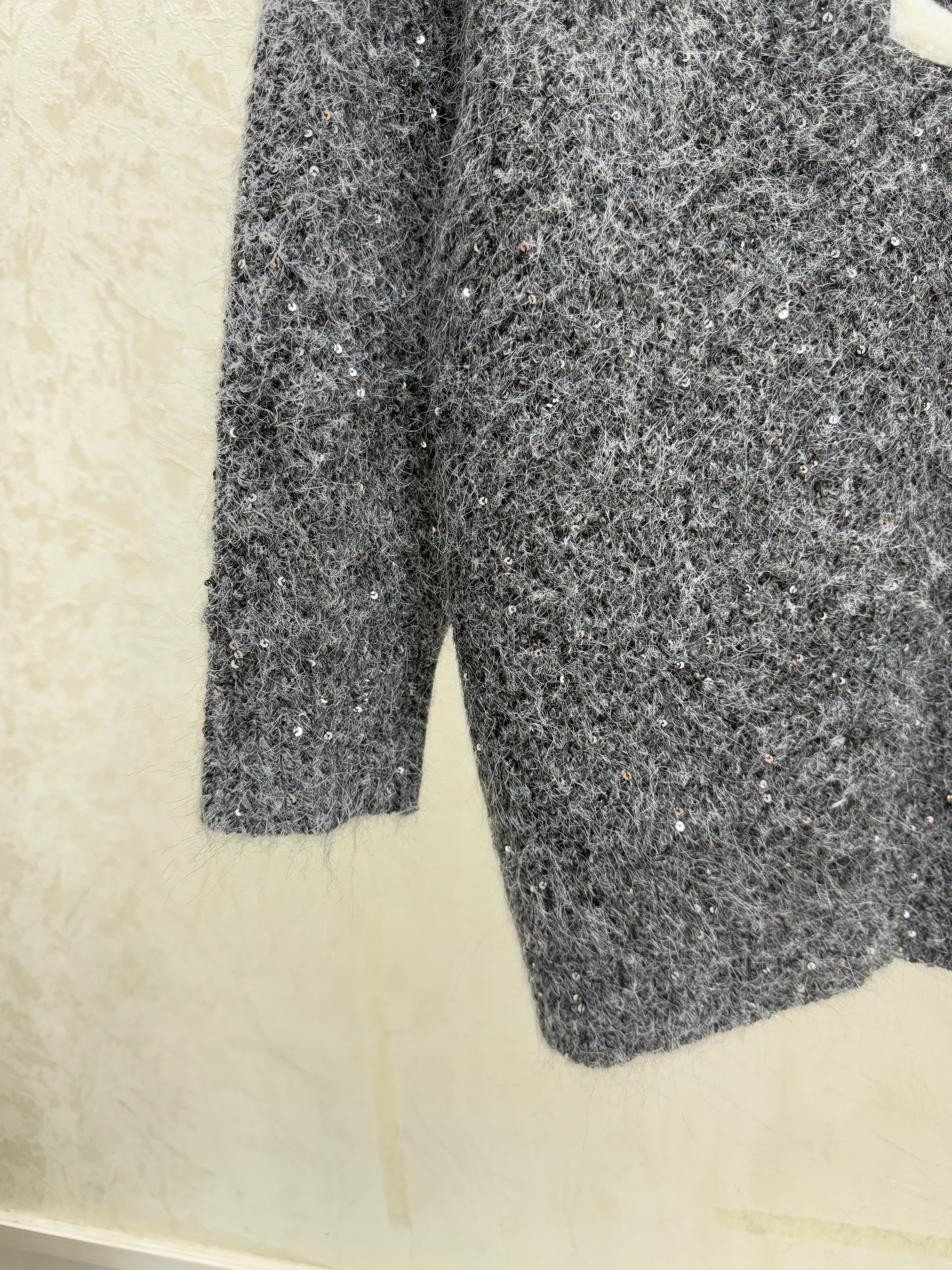 Solid color sequined round neck knit long sleeve