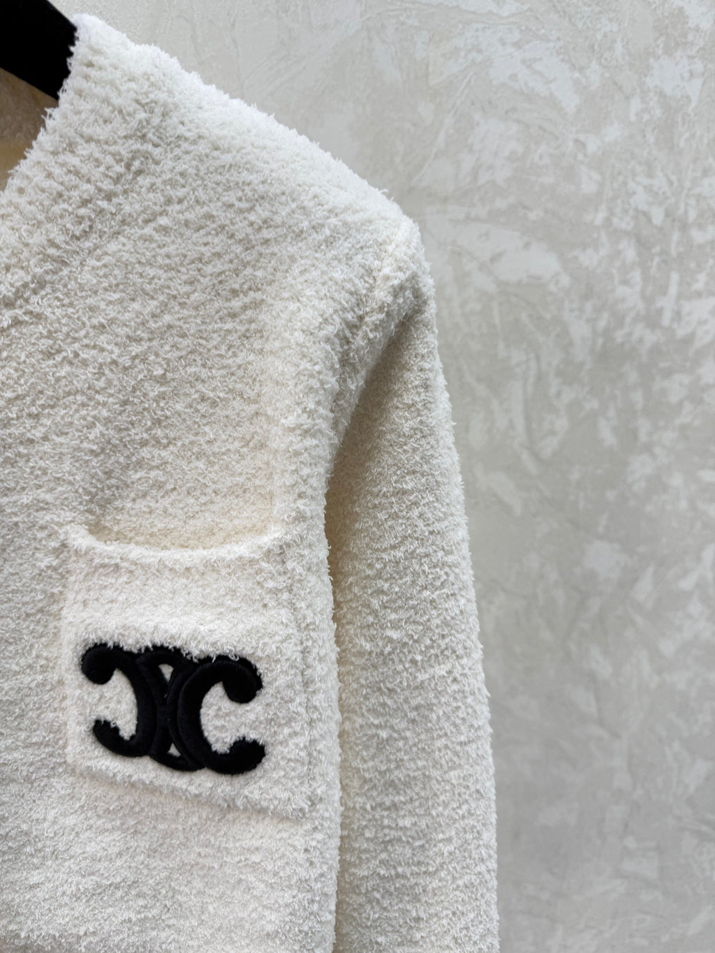 Color-blocked letter embroidered round neck knit long-sleeved cardigan