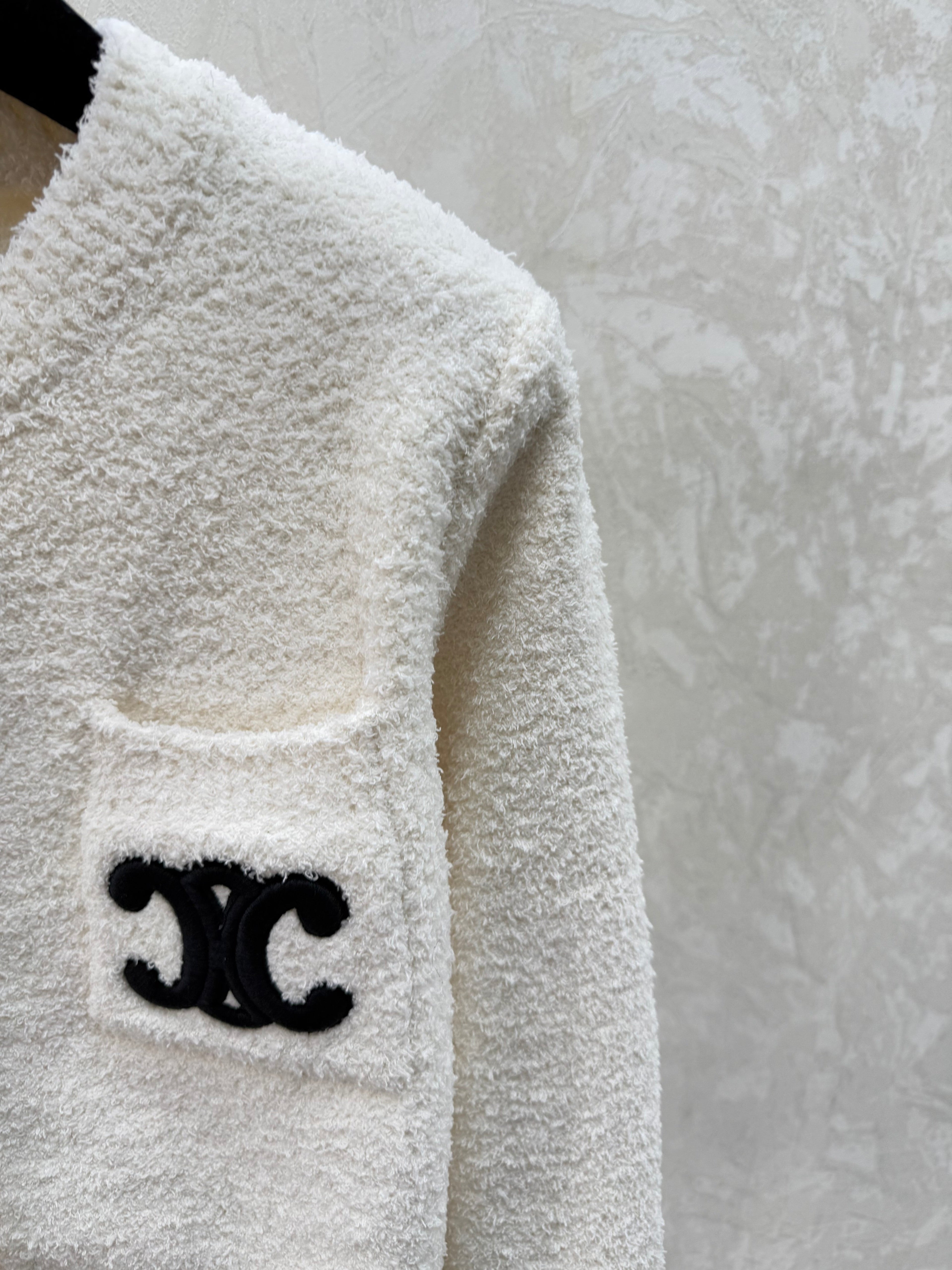 Color-blocked letter embroidered round neck knit long-sleeved cardigan