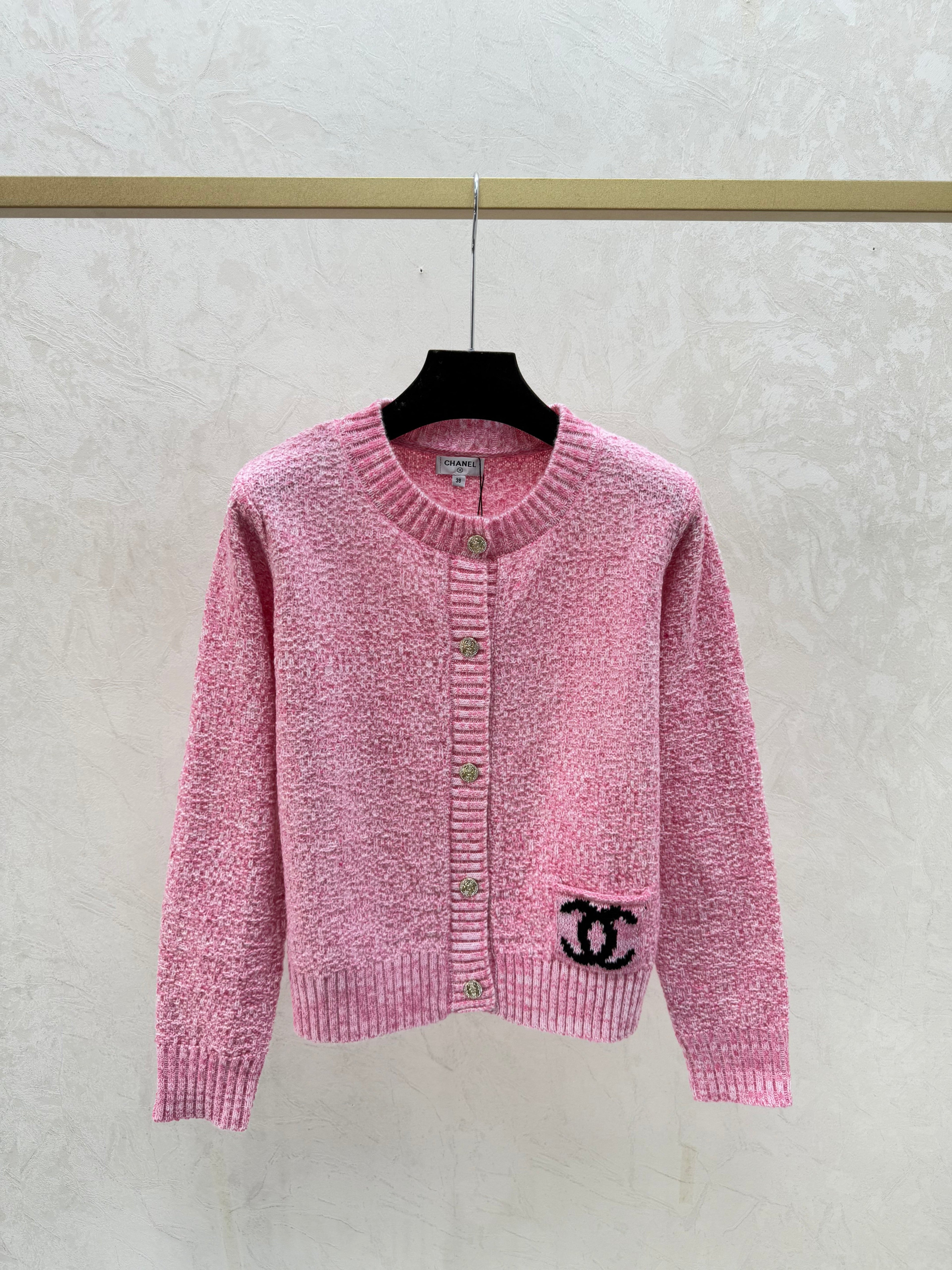 Color-blocked letter crew neck knit long-sleeved cardigan