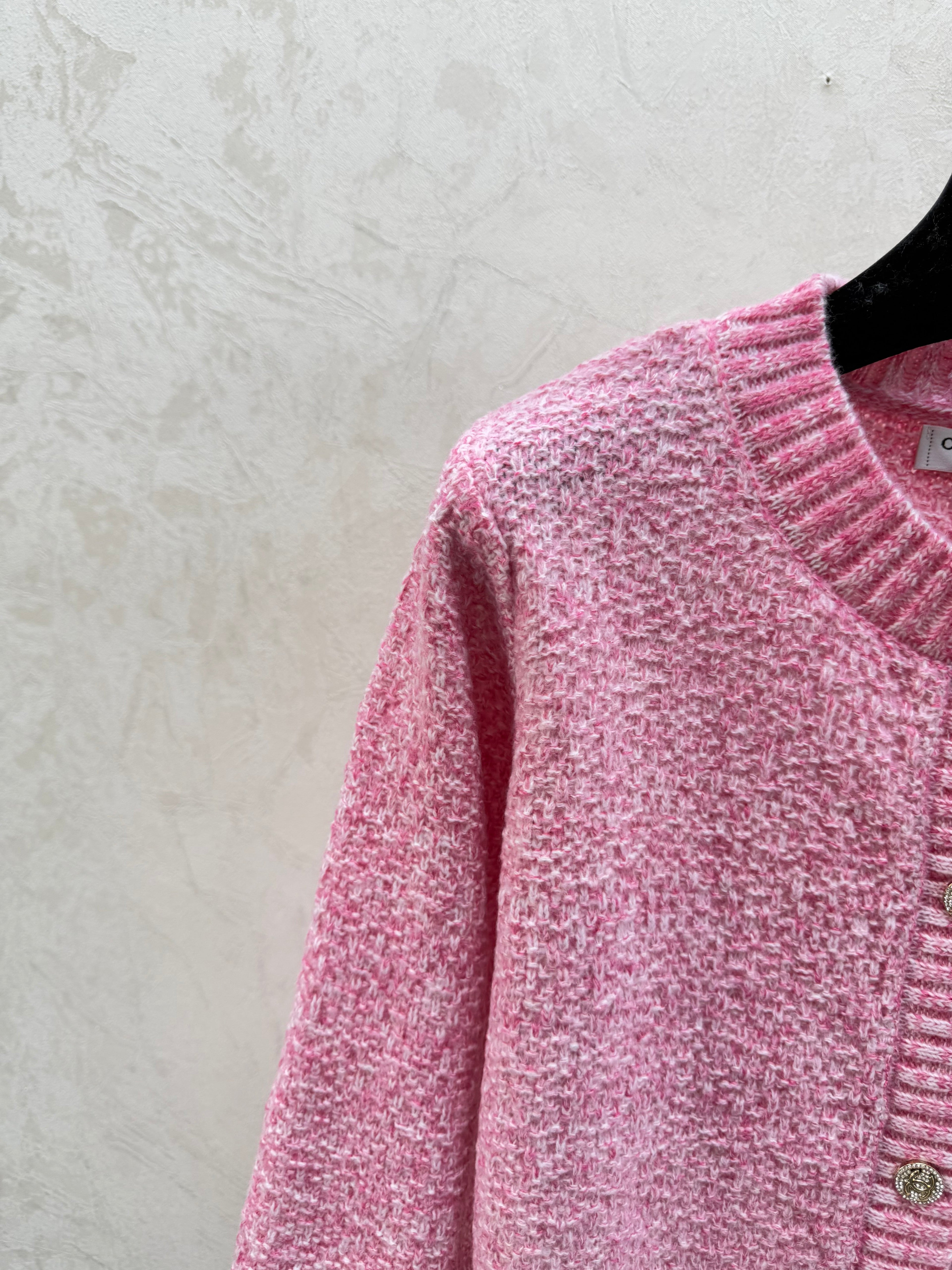 Color-blocked letter crew neck knit long-sleeved cardigan