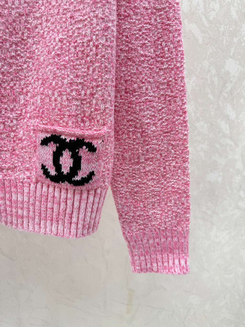 Color-blocked letter crew neck knit long-sleeved cardigan