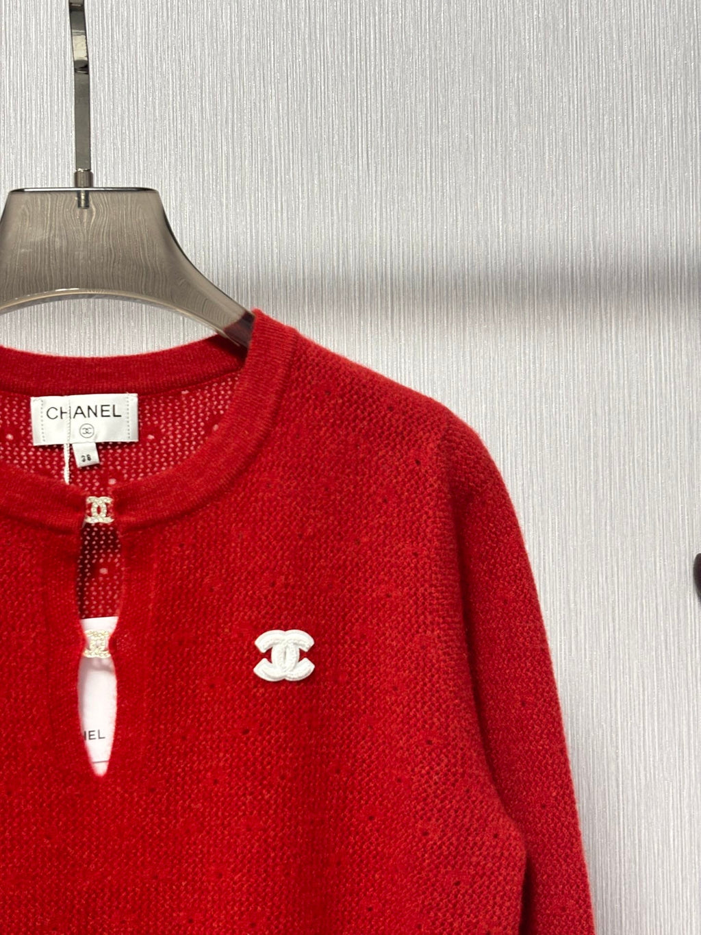 New round neck, letter logo, 3D jacquard, hot-stamped rhinestone button decoration, hollowed-out soft and comfortable casual knit long sleeve