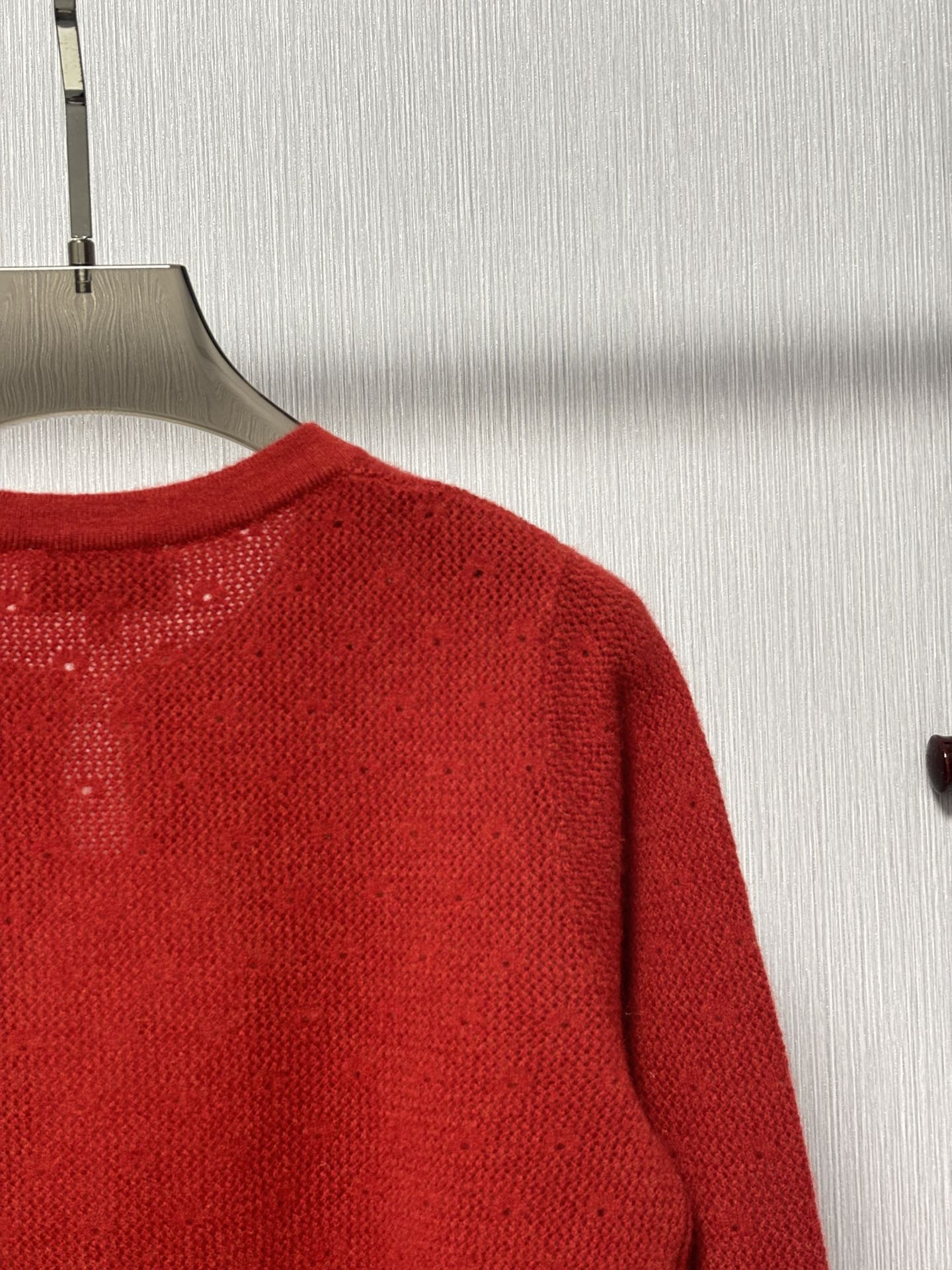 New round neck, letter logo, 3D jacquard, hot-stamped rhinestone button decoration, hollowed-out soft and comfortable casual knit long sleeve
