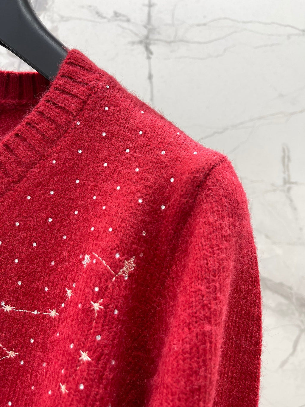 New heavy-duty star embroidery and rhinestone details knit sweater