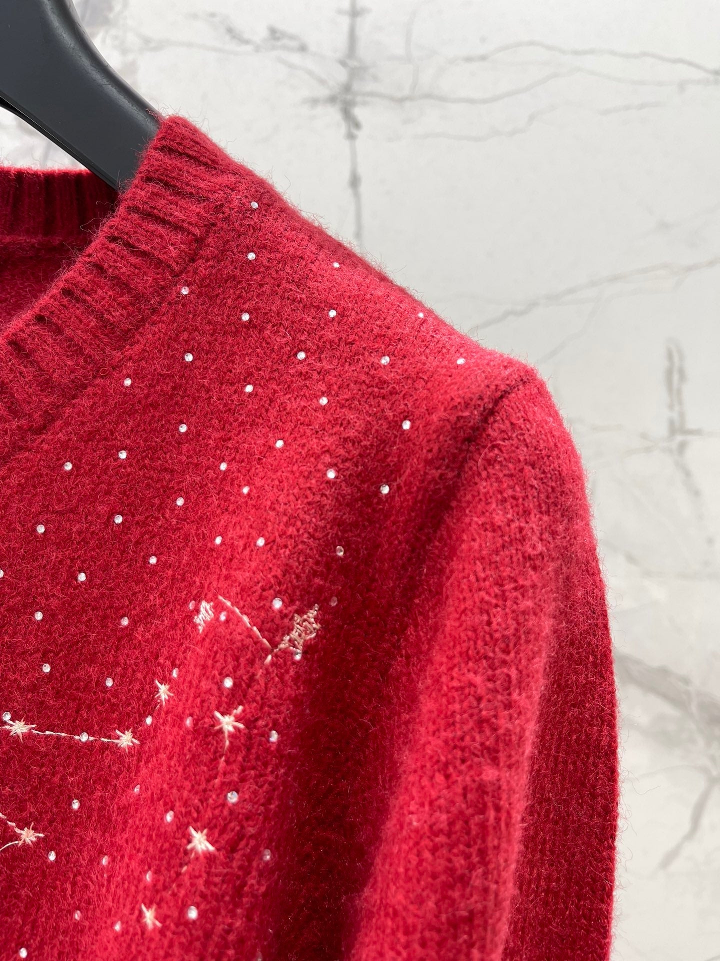 New heavy-duty star embroidery and rhinestone details knit sweater