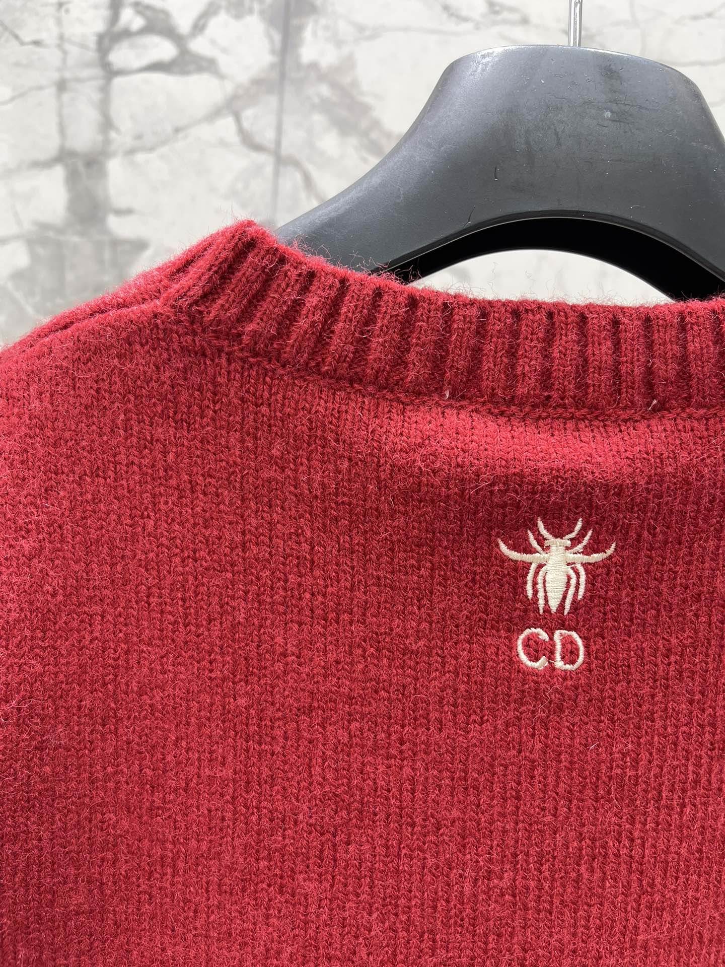 New heavy-duty star embroidery and rhinestone details knit sweater