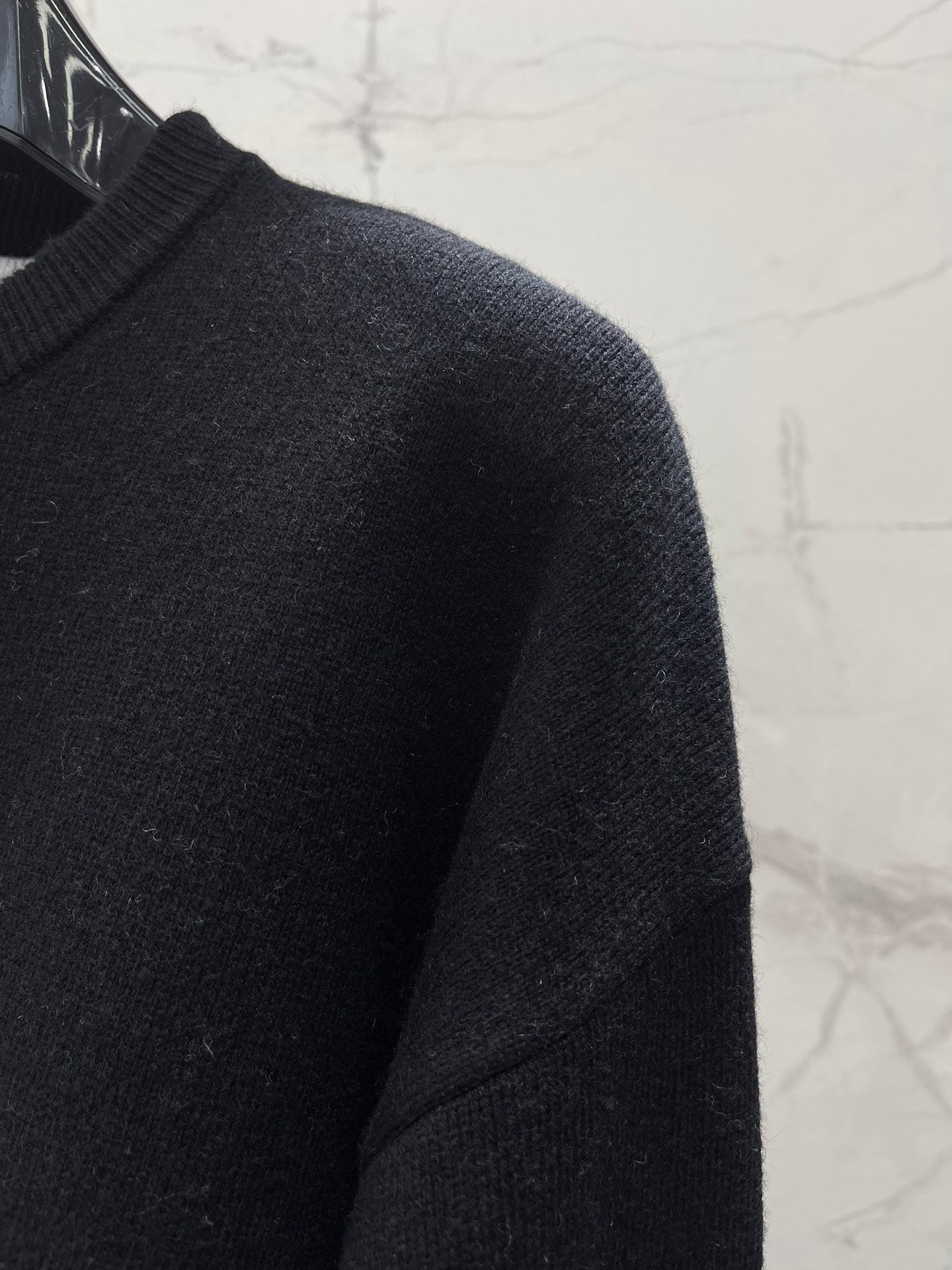 Jacquard Knit Crew Neck Long-Sleeve Cropped Top