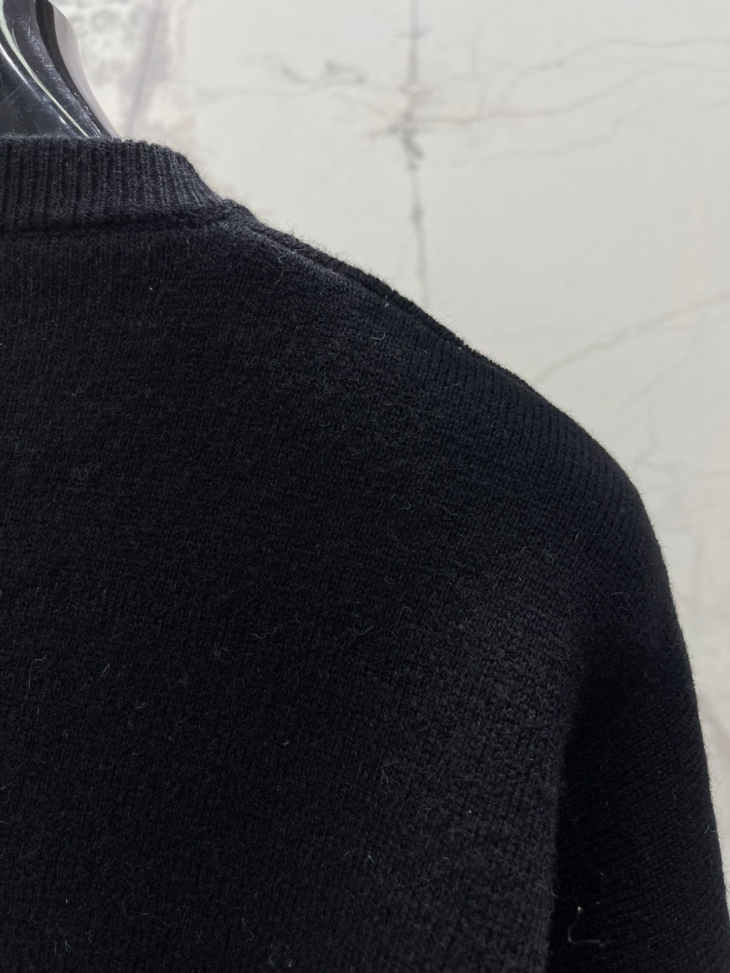 Jacquard Knit Crew Neck Long-Sleeve Cropped Top