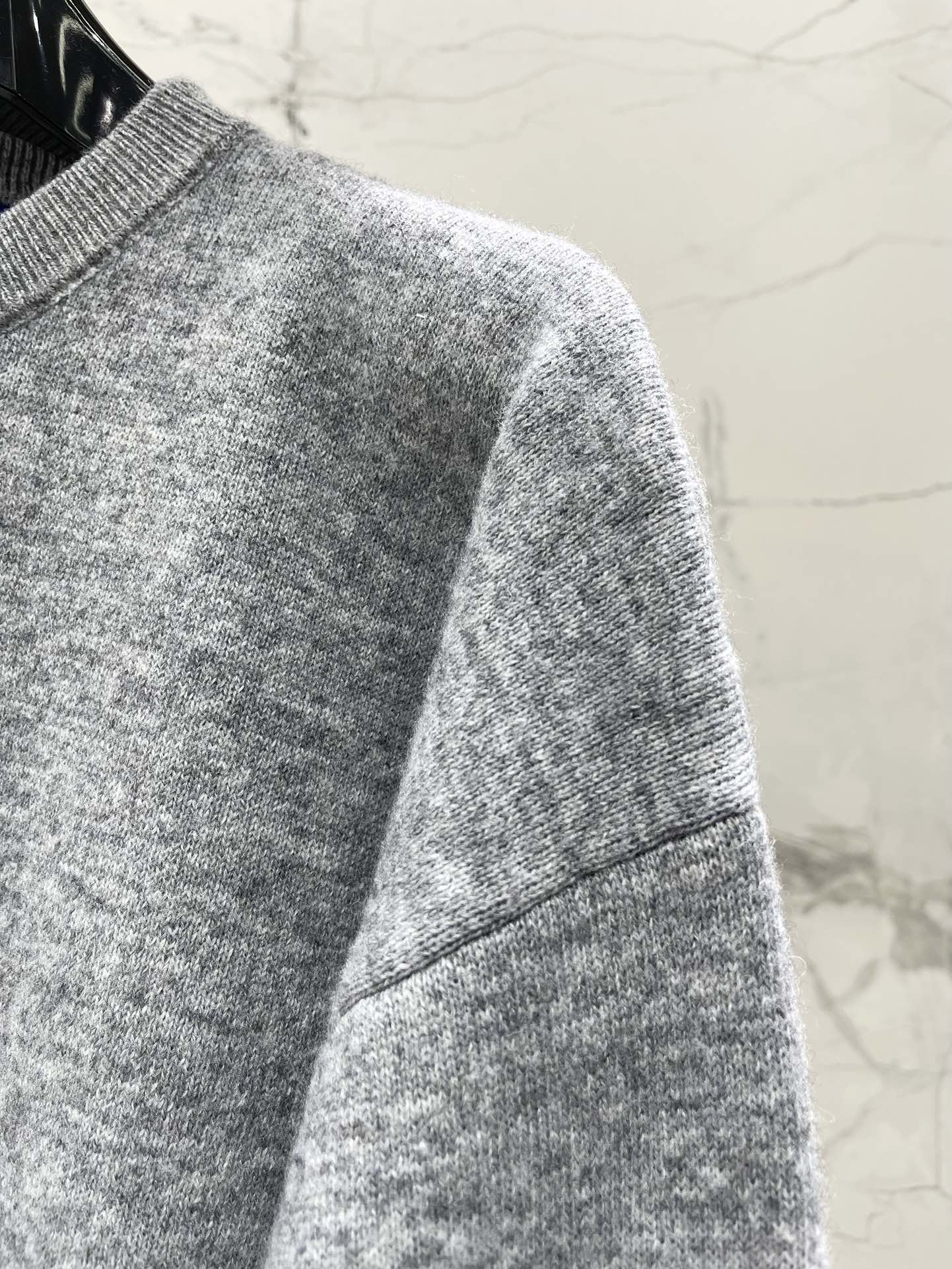 Jacquard Knit Crew Neck Long-Sleeve Cropped Top