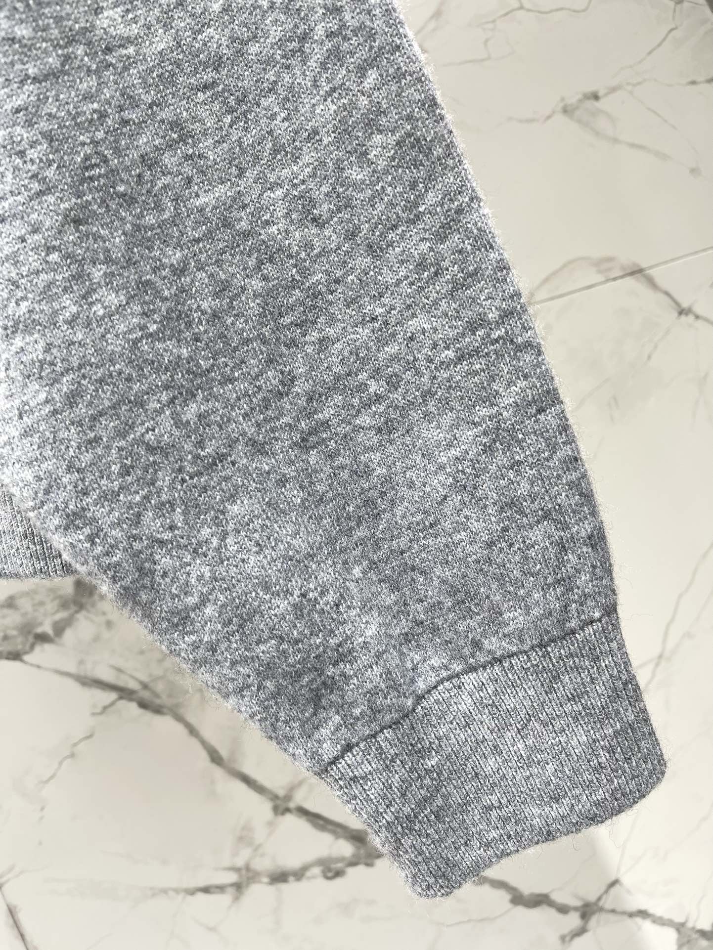 Jacquard Knit Crew Neck Long-Sleeve Cropped Top