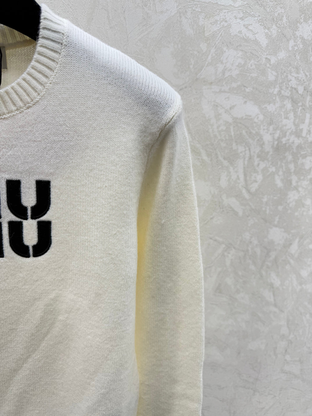 New contrasting color letter print crew neck knitted long-sleeved top