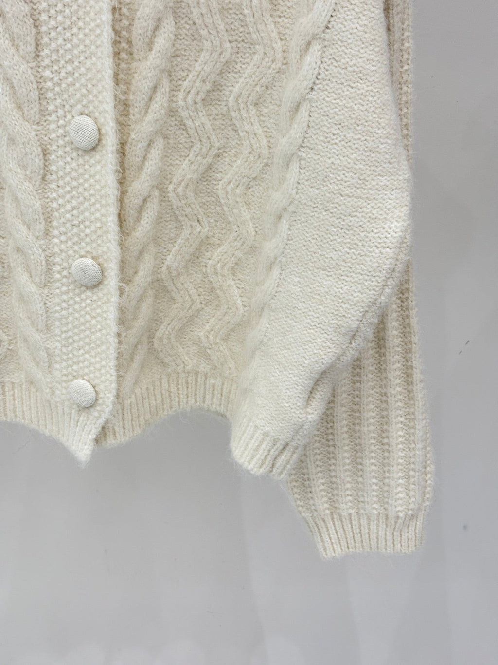 25 New Design Lapel Cardigan