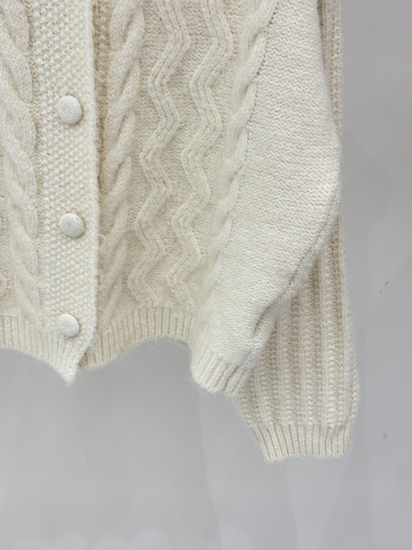 25 New Design Lapel Cardigan