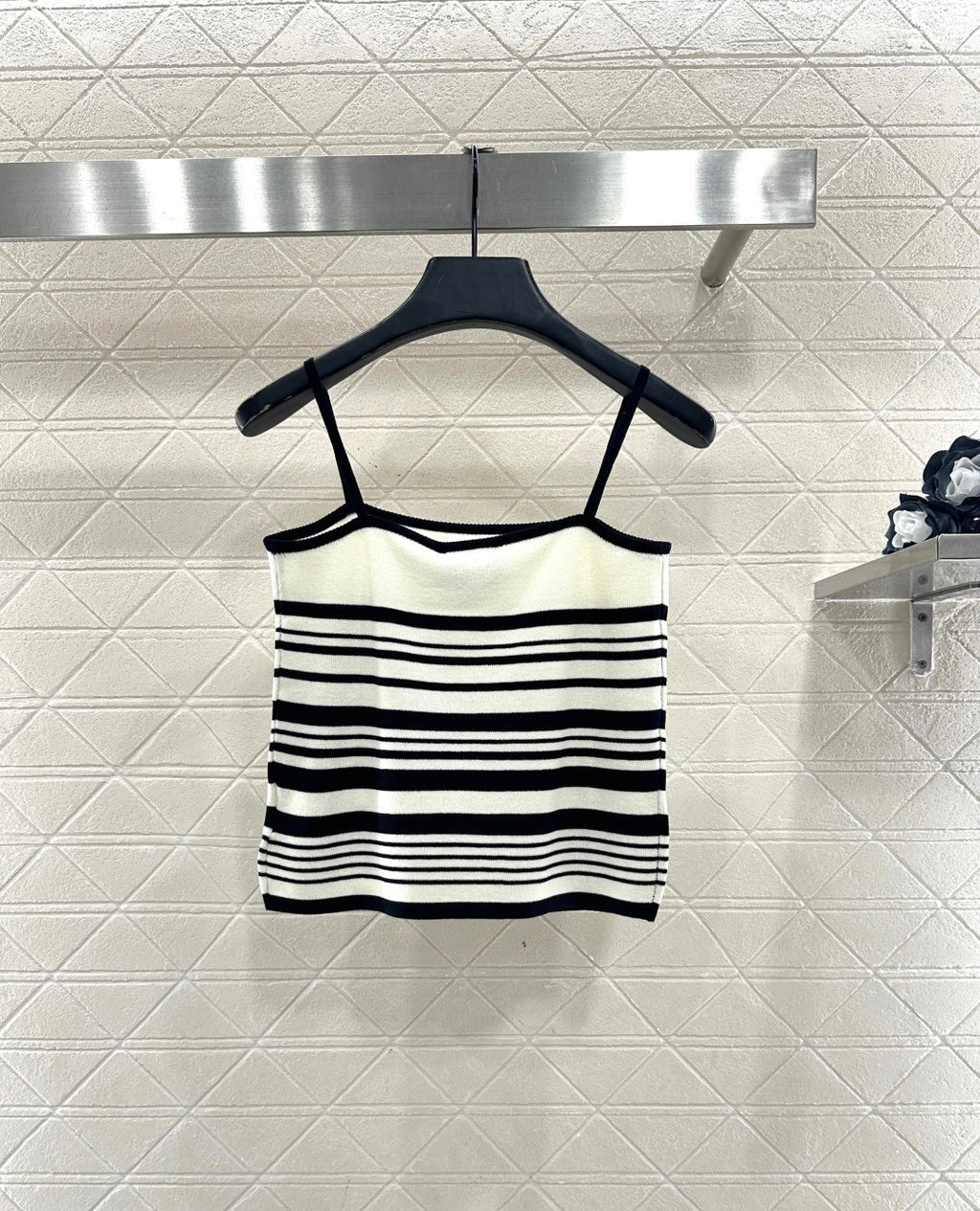 26NEW Striped Knitted Vest