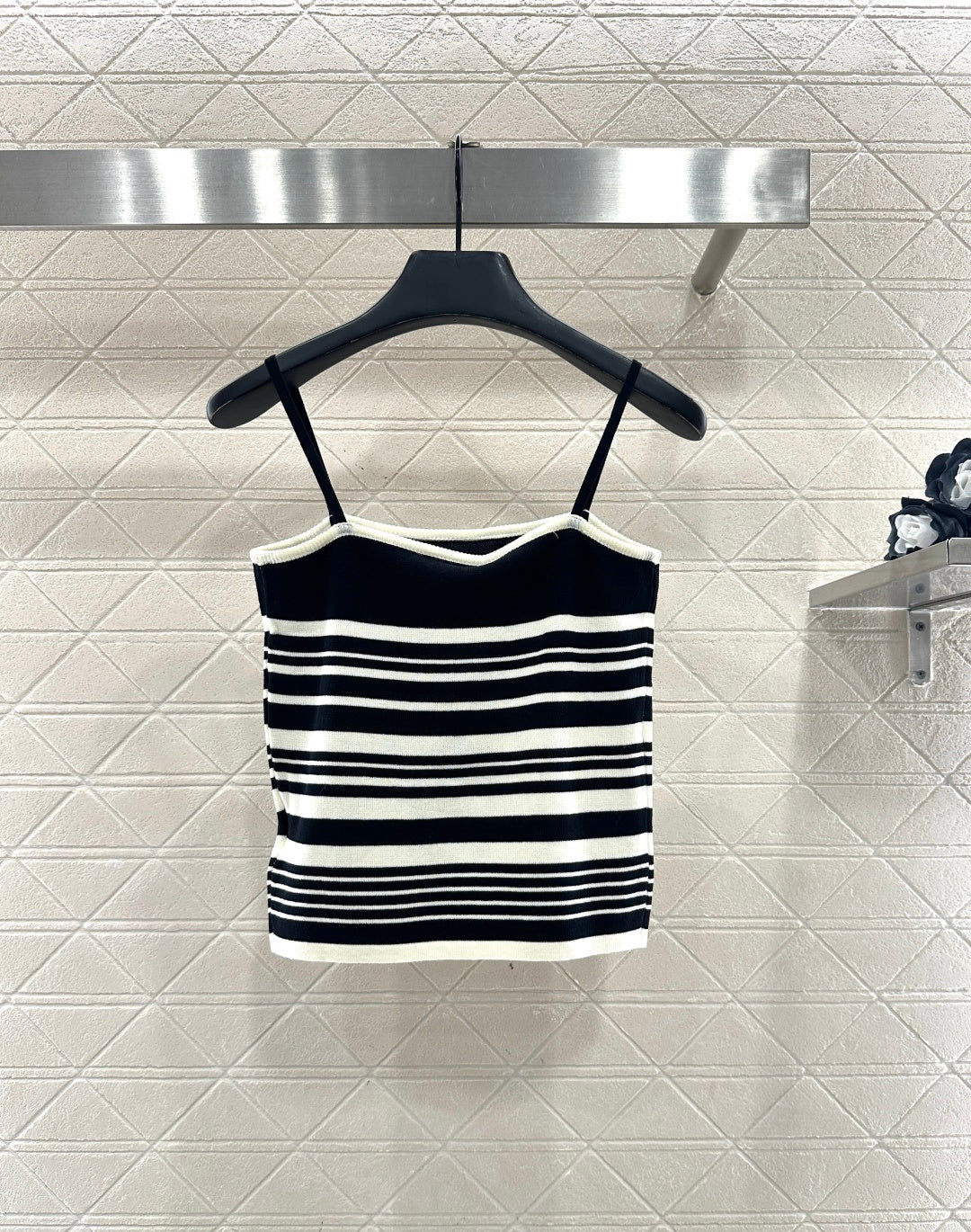 26NEW Striped Knitted Vest