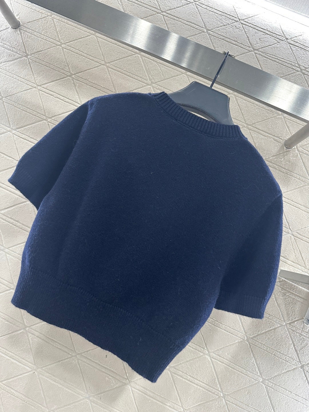 26NEW Puff-sleeved short knitted top
