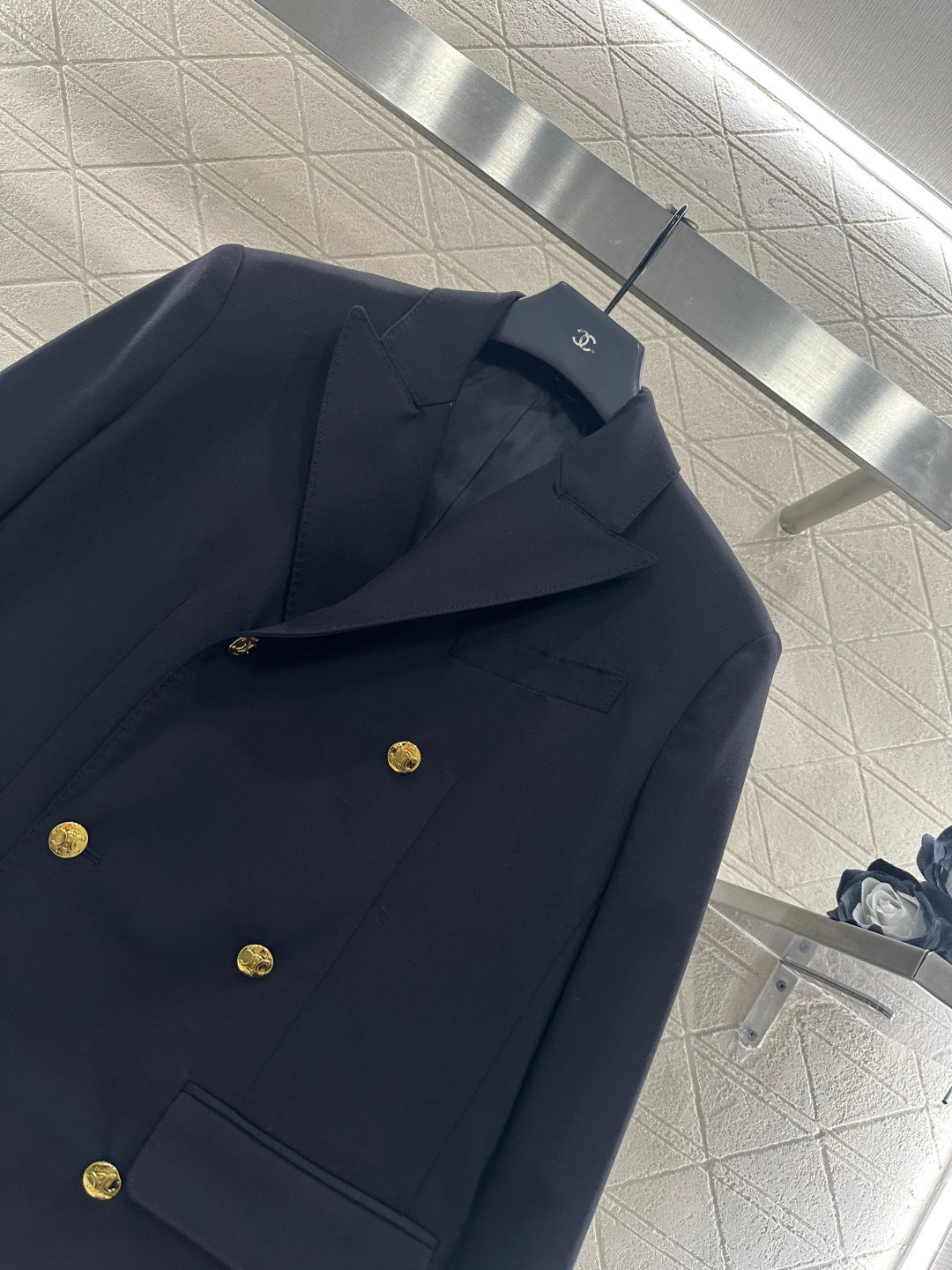26NEW Straight-cut, lapel collar, double-breasted coat