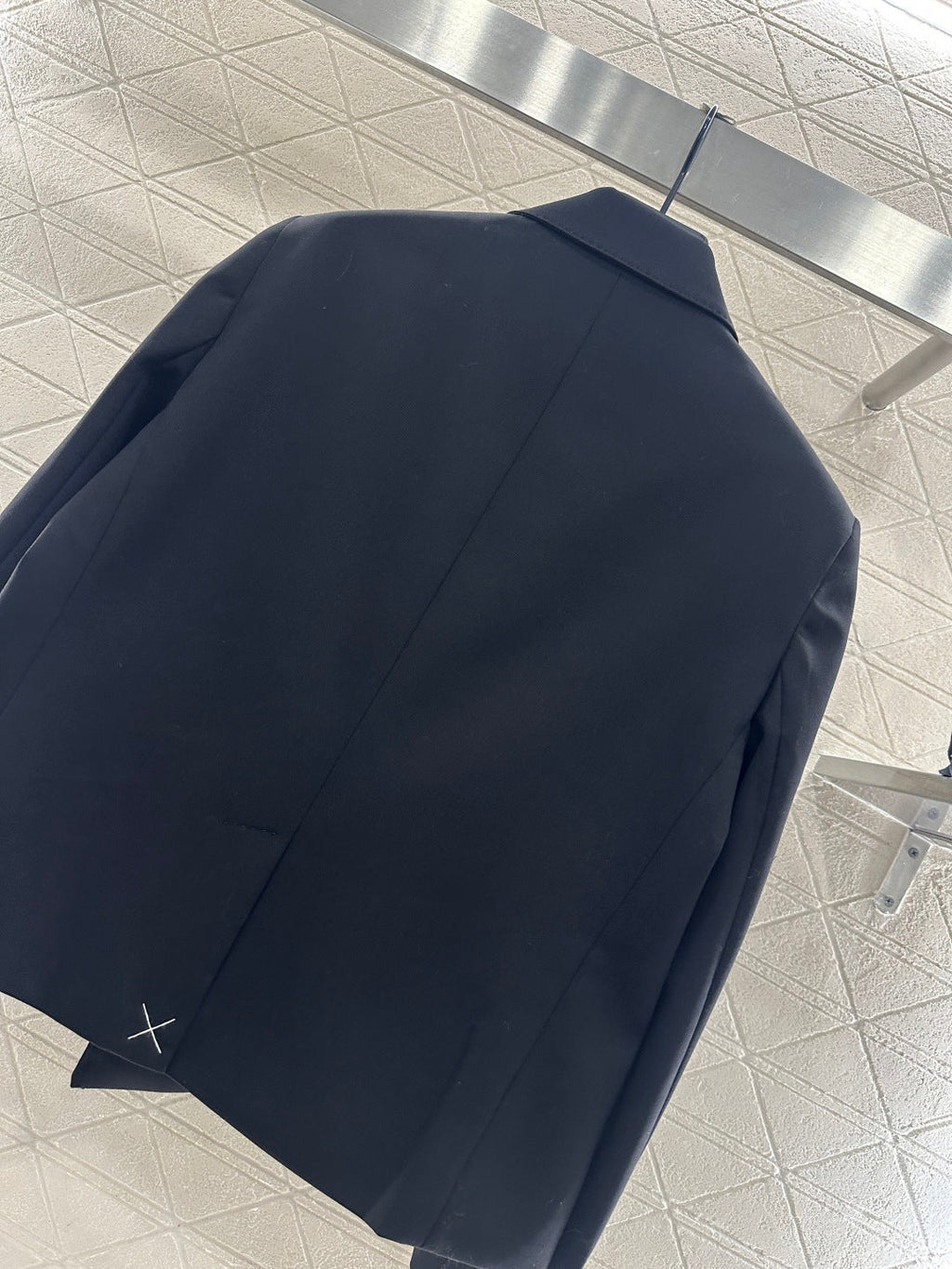 26NEW Straight-cut, lapel collar, double-breasted coat