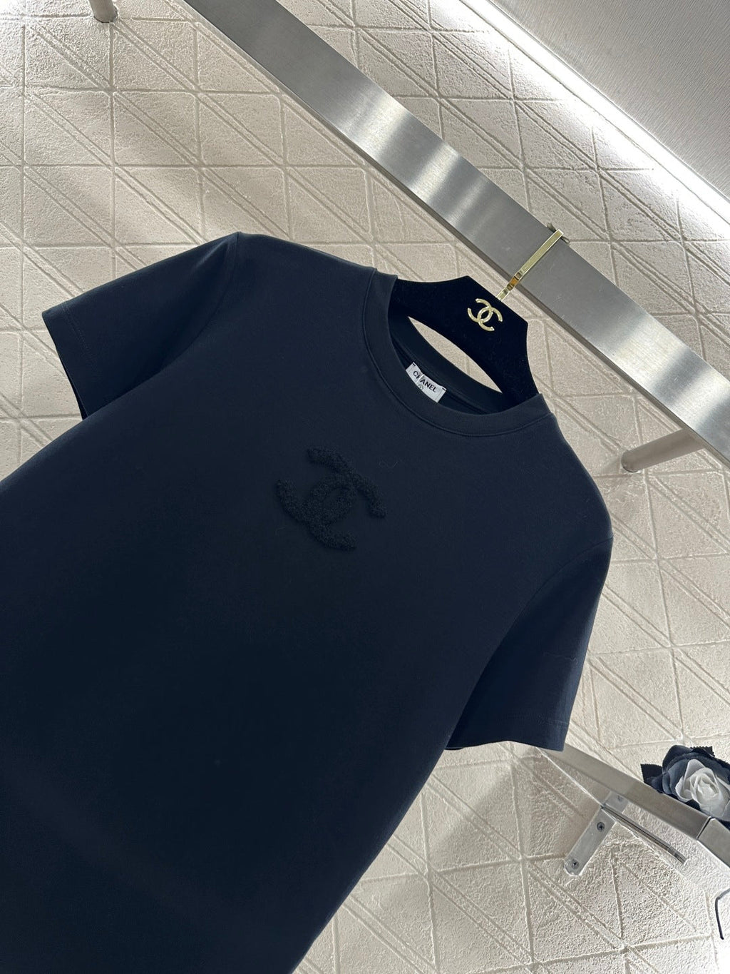 26 NEW crew neck plush logo T-shirt