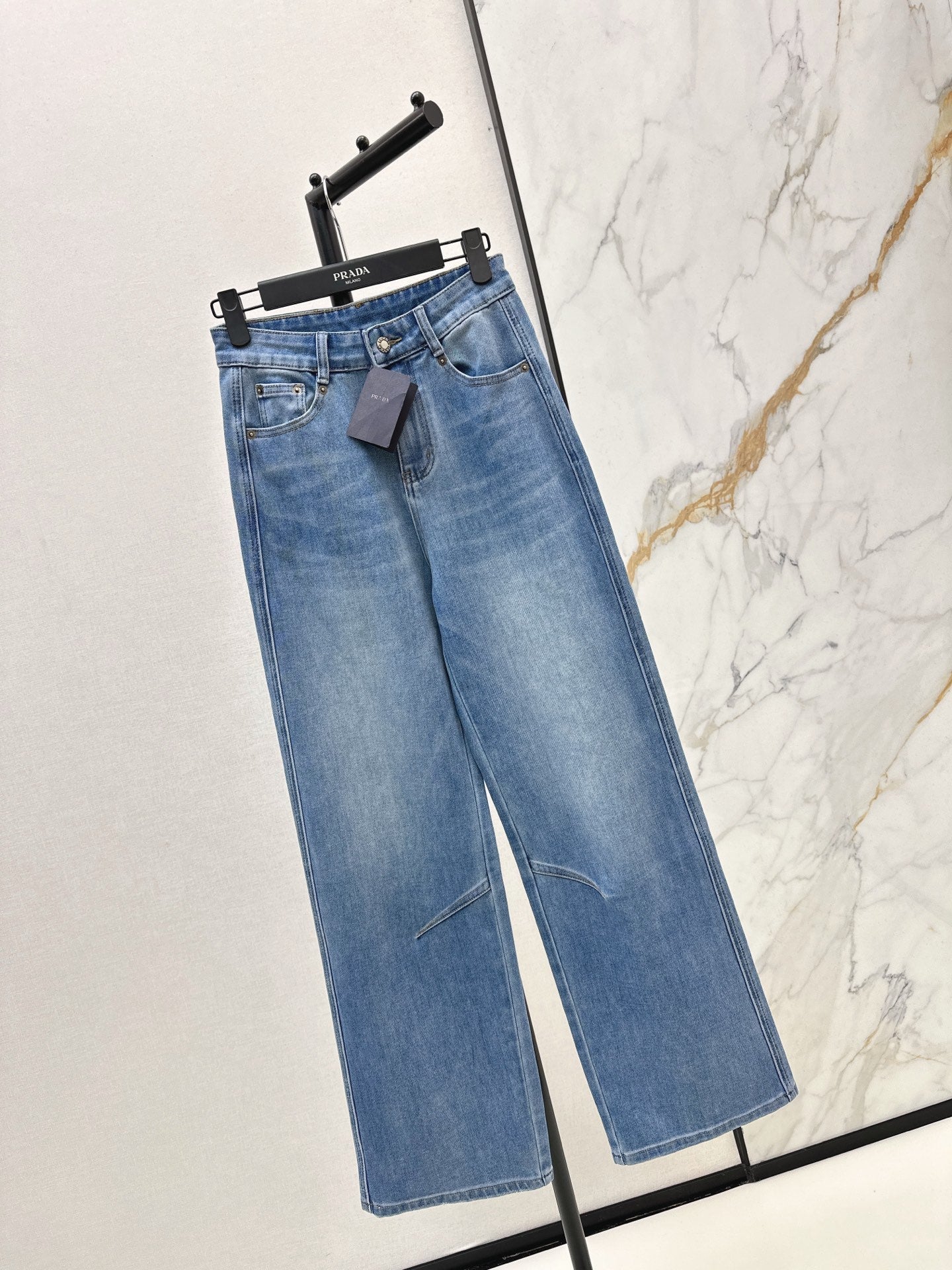 26NEW Versatile, minimalist style casual straight-leg trousers