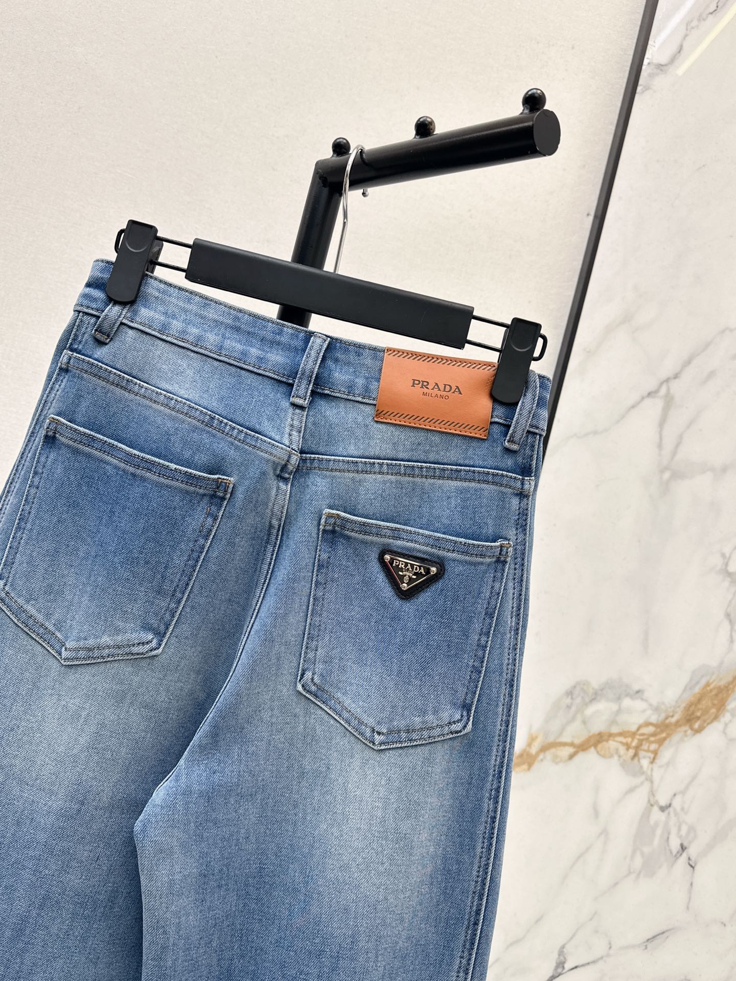 26NEW Versatile, minimalist style casual straight-leg trousers