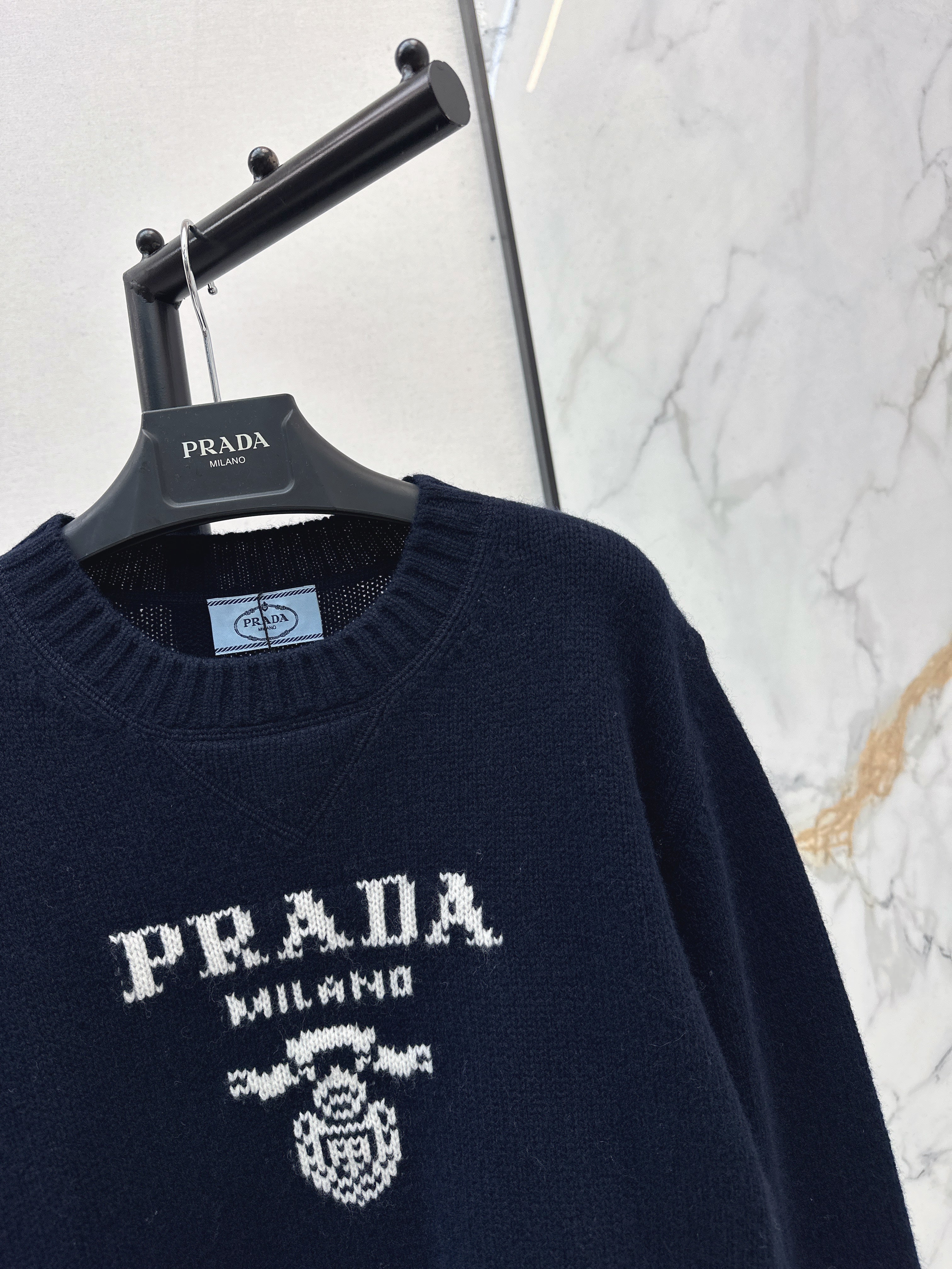 26NEW Cashmere Basic Sweater